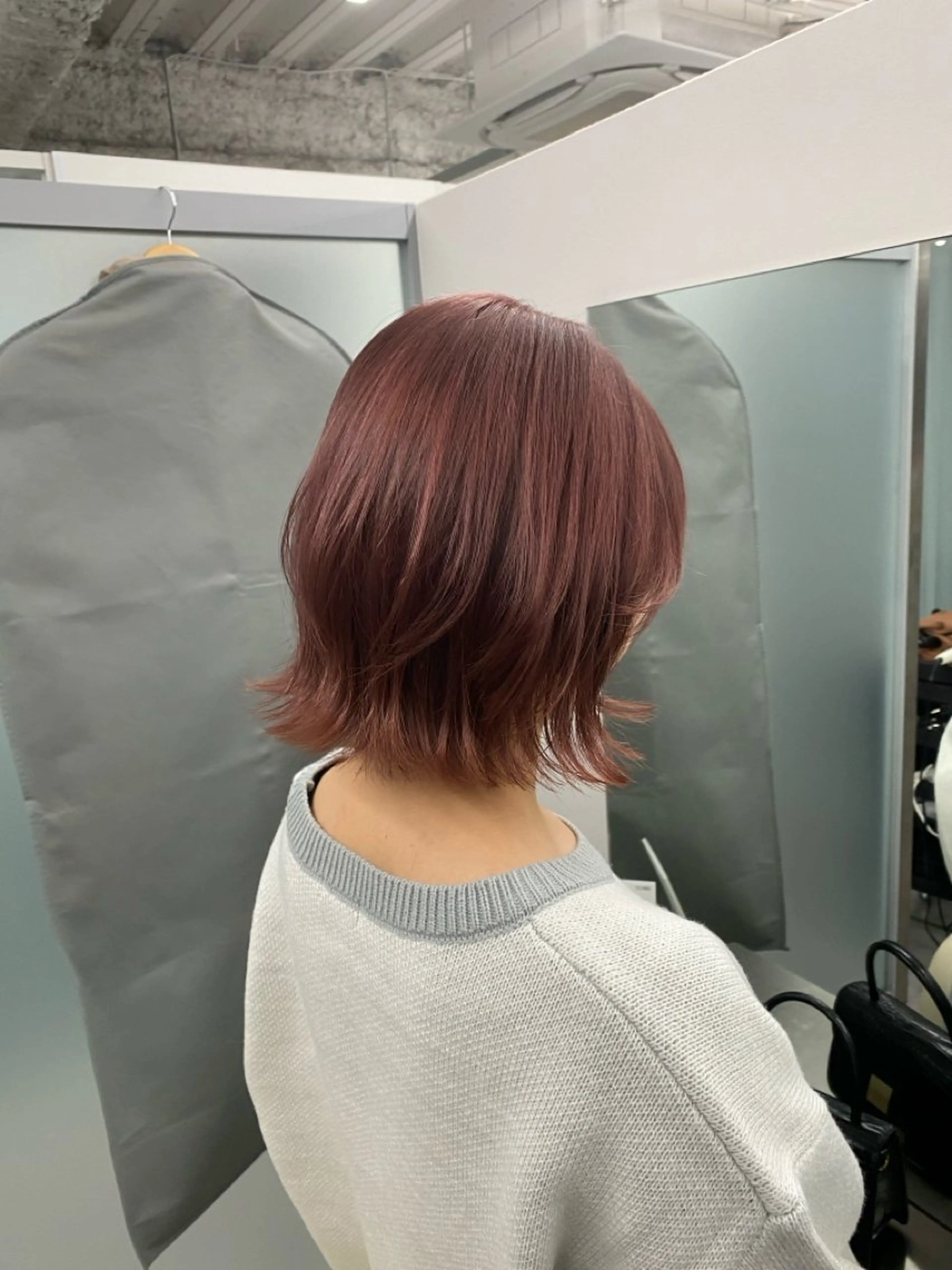 ショート カラー ボブレイヤー ブリーチ ピンクカラー ボブ くびれヘア カット ヘアカラー 江坂トレンド韓国風 髪質改善shinoのヘアスタイル