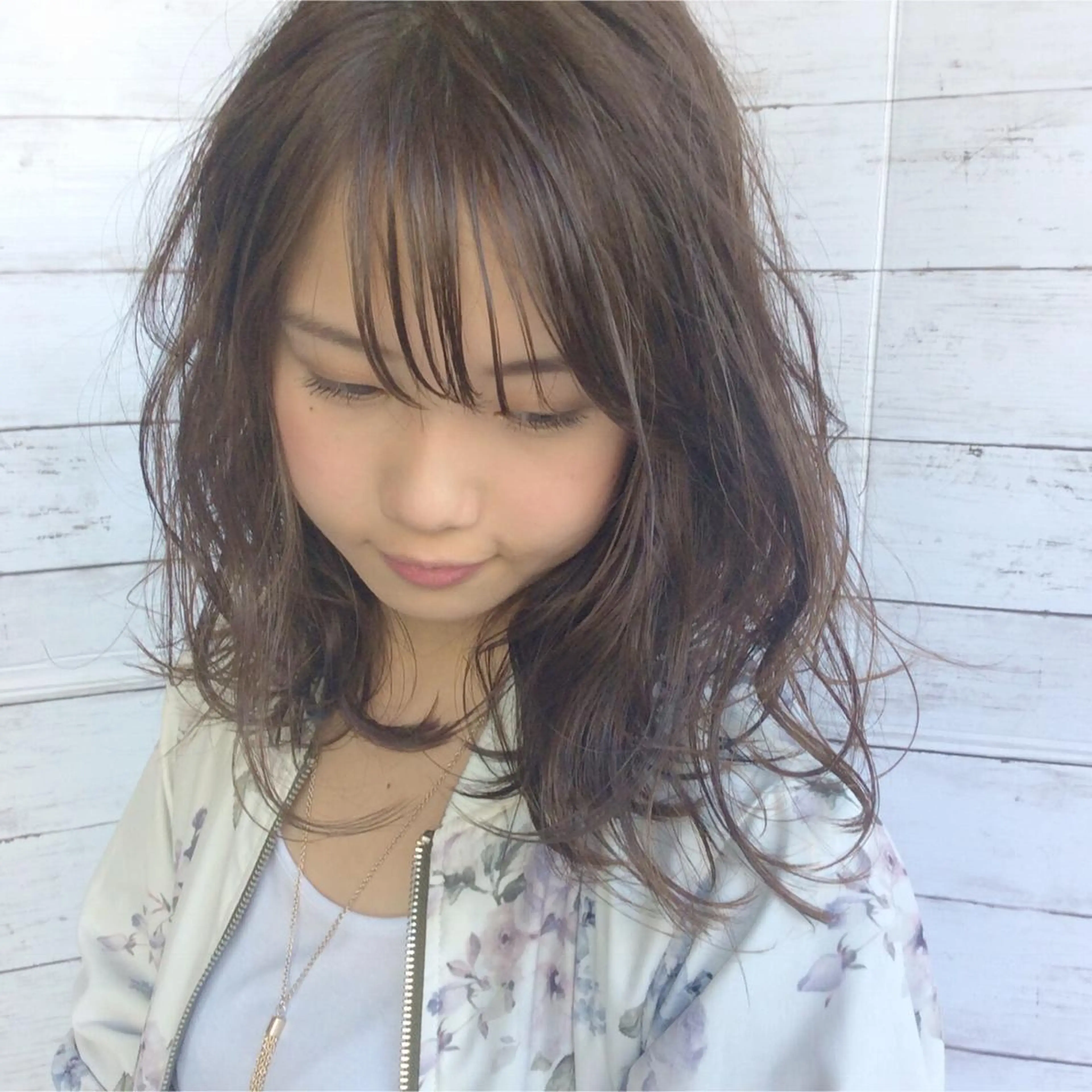 ミディアム カラー ベージュカラー シースルーバング 日比 貴大/ minim hairのヘアスタイル