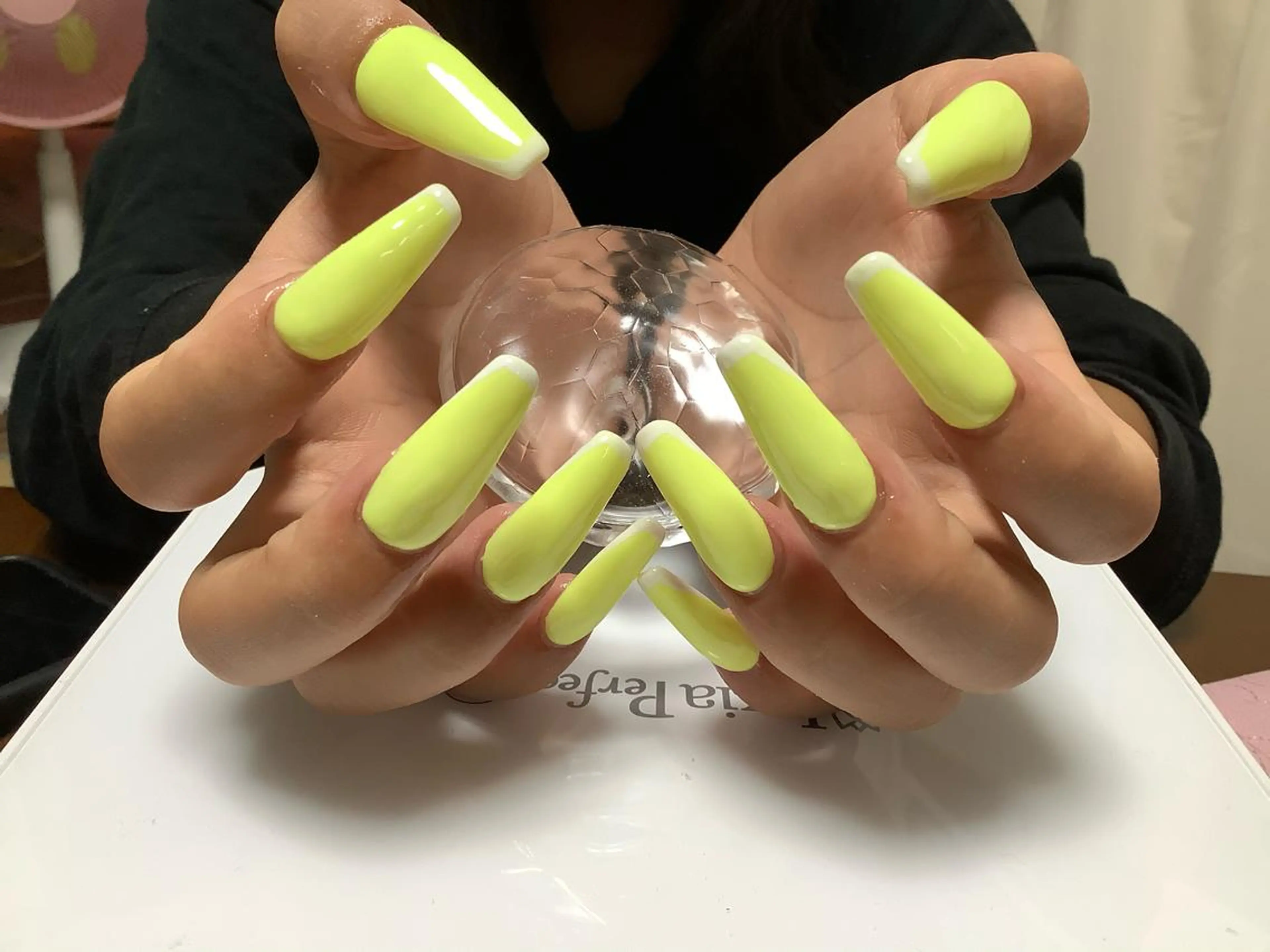 ネイル フレンチネイル フラワー ムーンのネイルデザイン