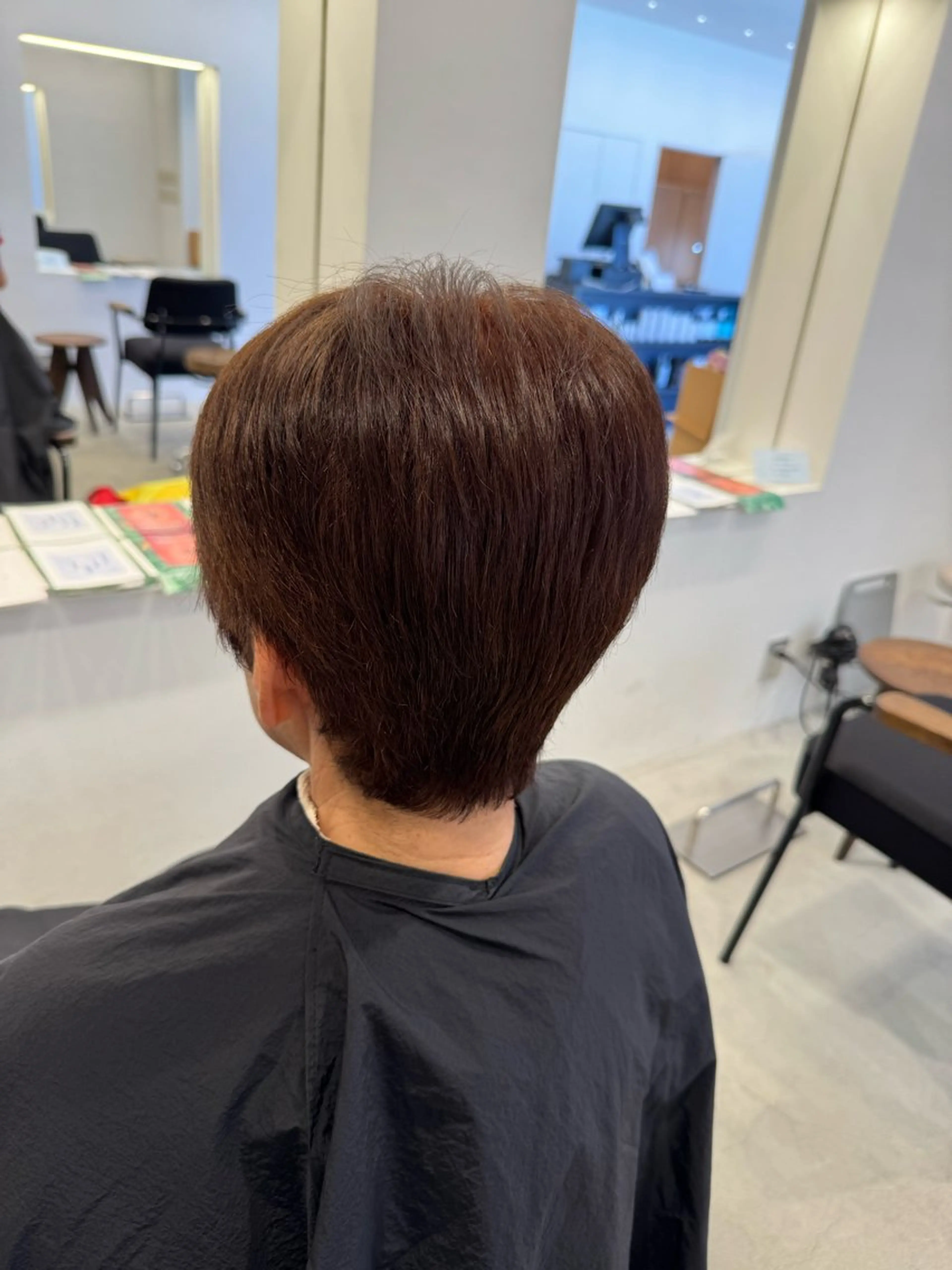 ショート カラー 萩原 紗妃のヘアスタイル