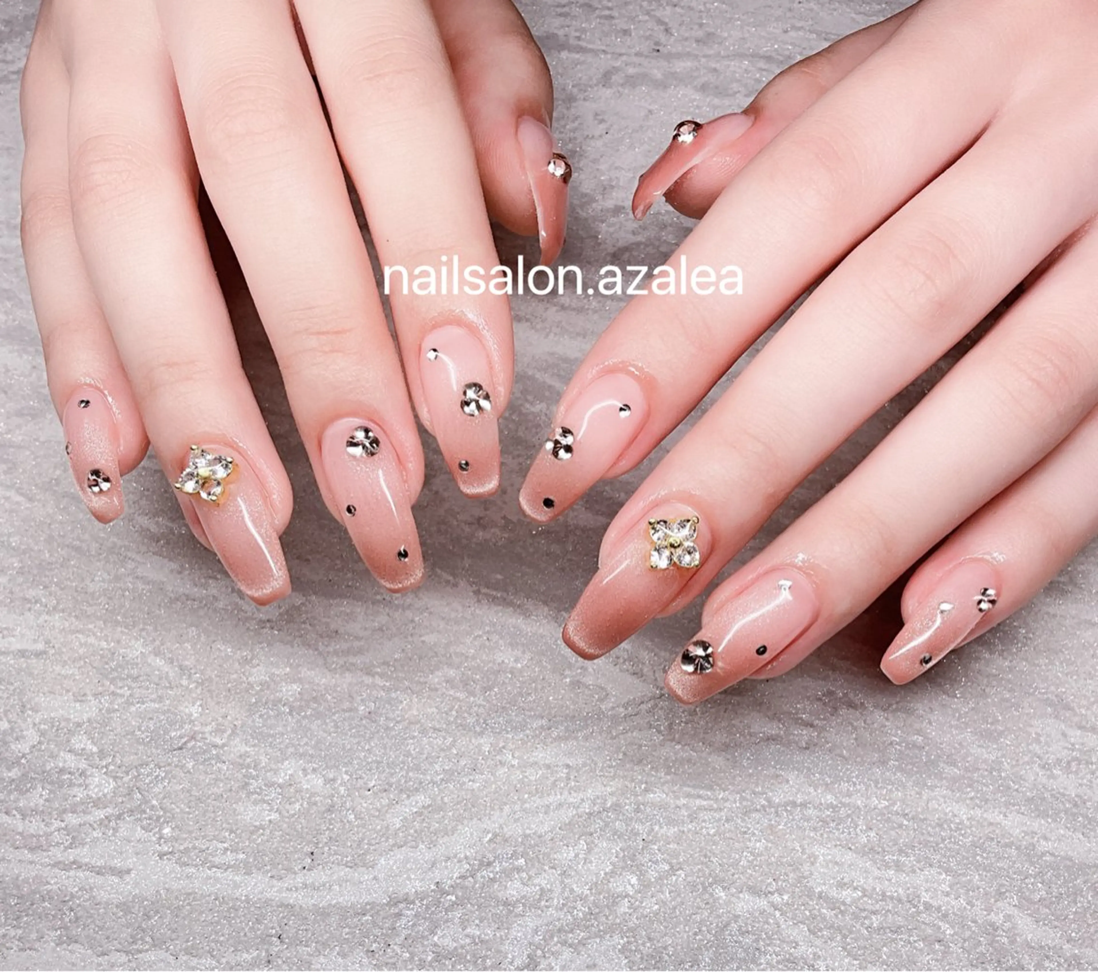 ネイル ハンドネイル R inのネイルデザイン