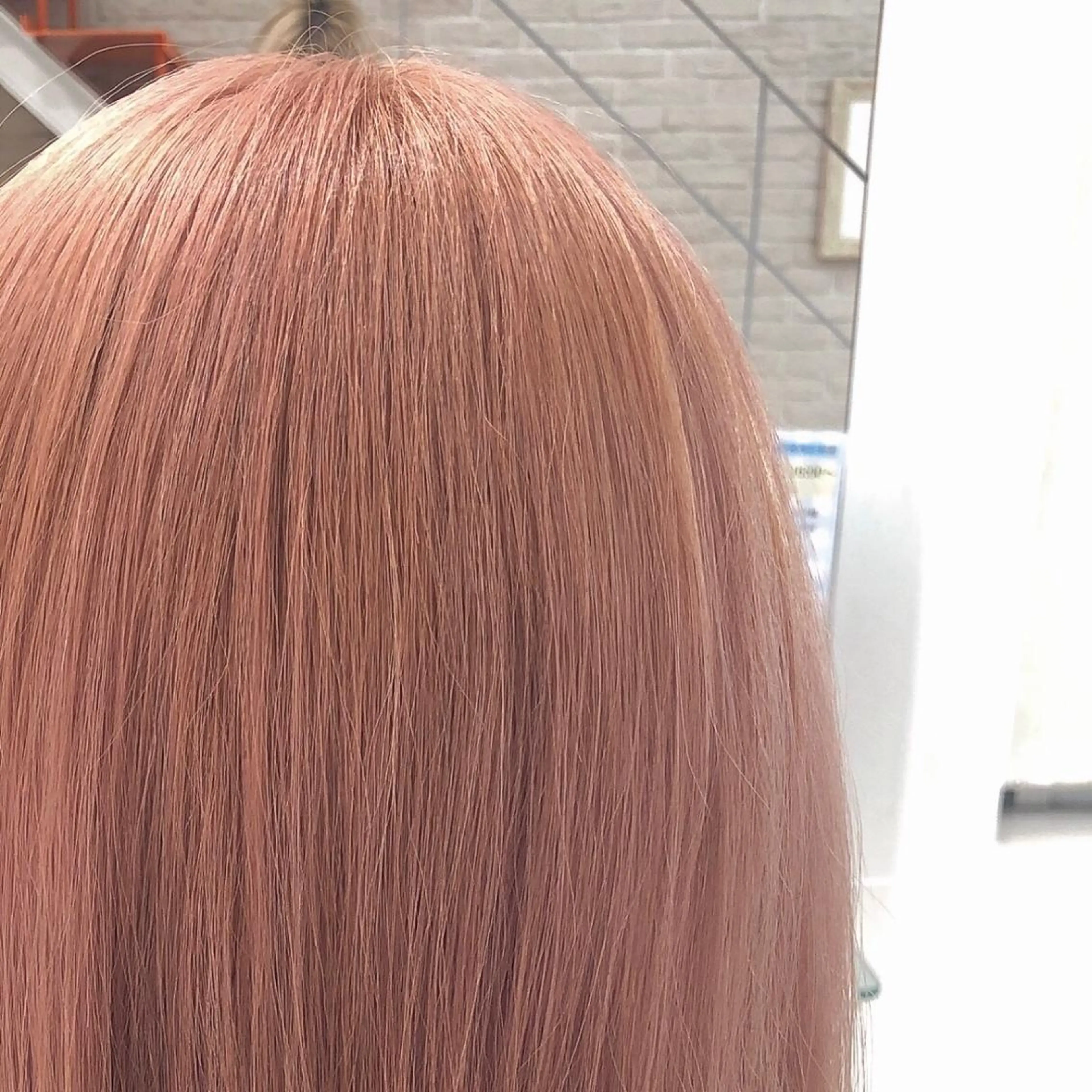 カラー ベージュカラー ピンクカラー ピンクベージュ 岩戸優奈 束感まつげ ピンク/ベージュのヘアスタイル