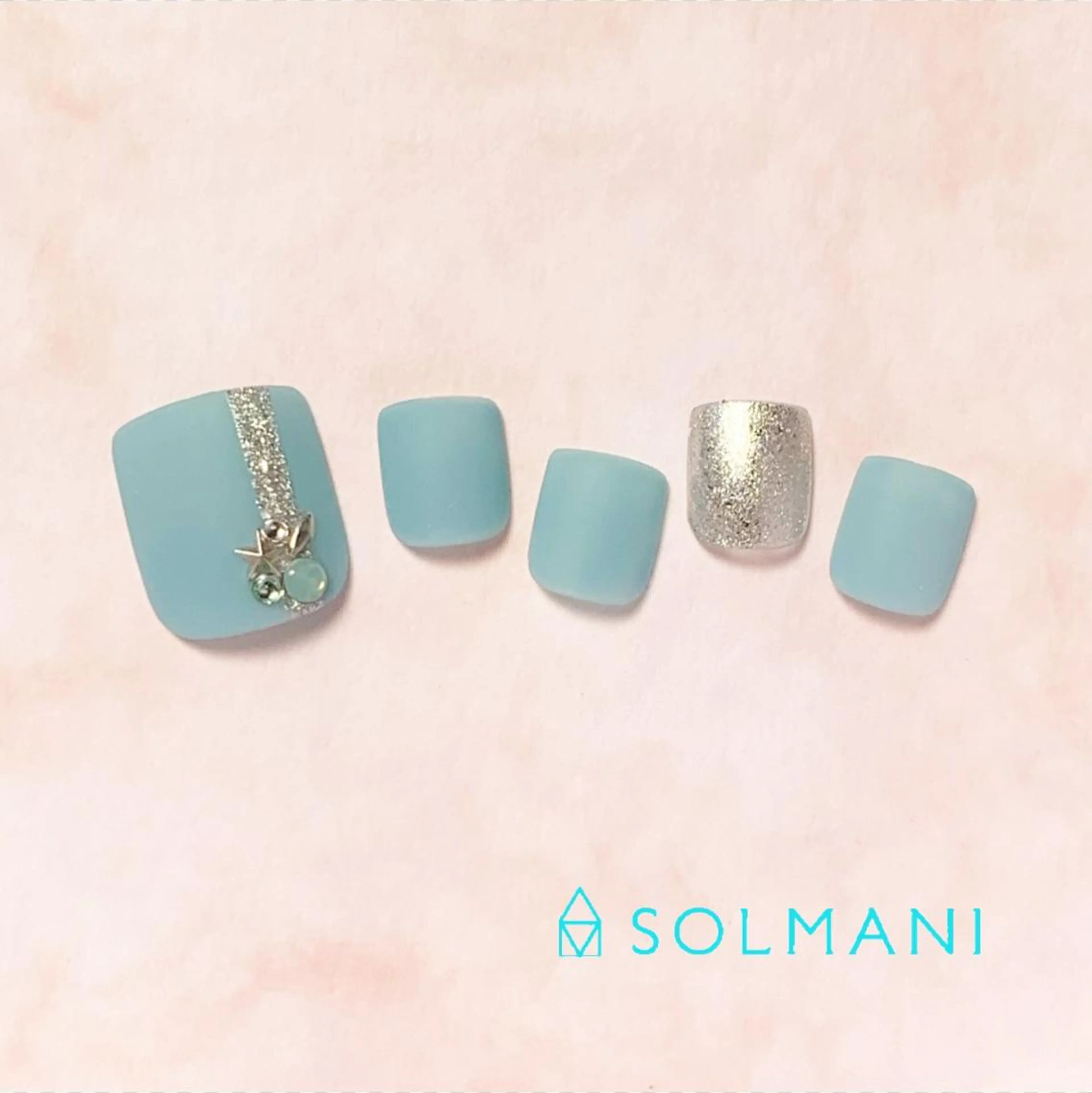 ネイル フットネイル シンプルネイル SOLMANI 予約担当のネイルデザイン