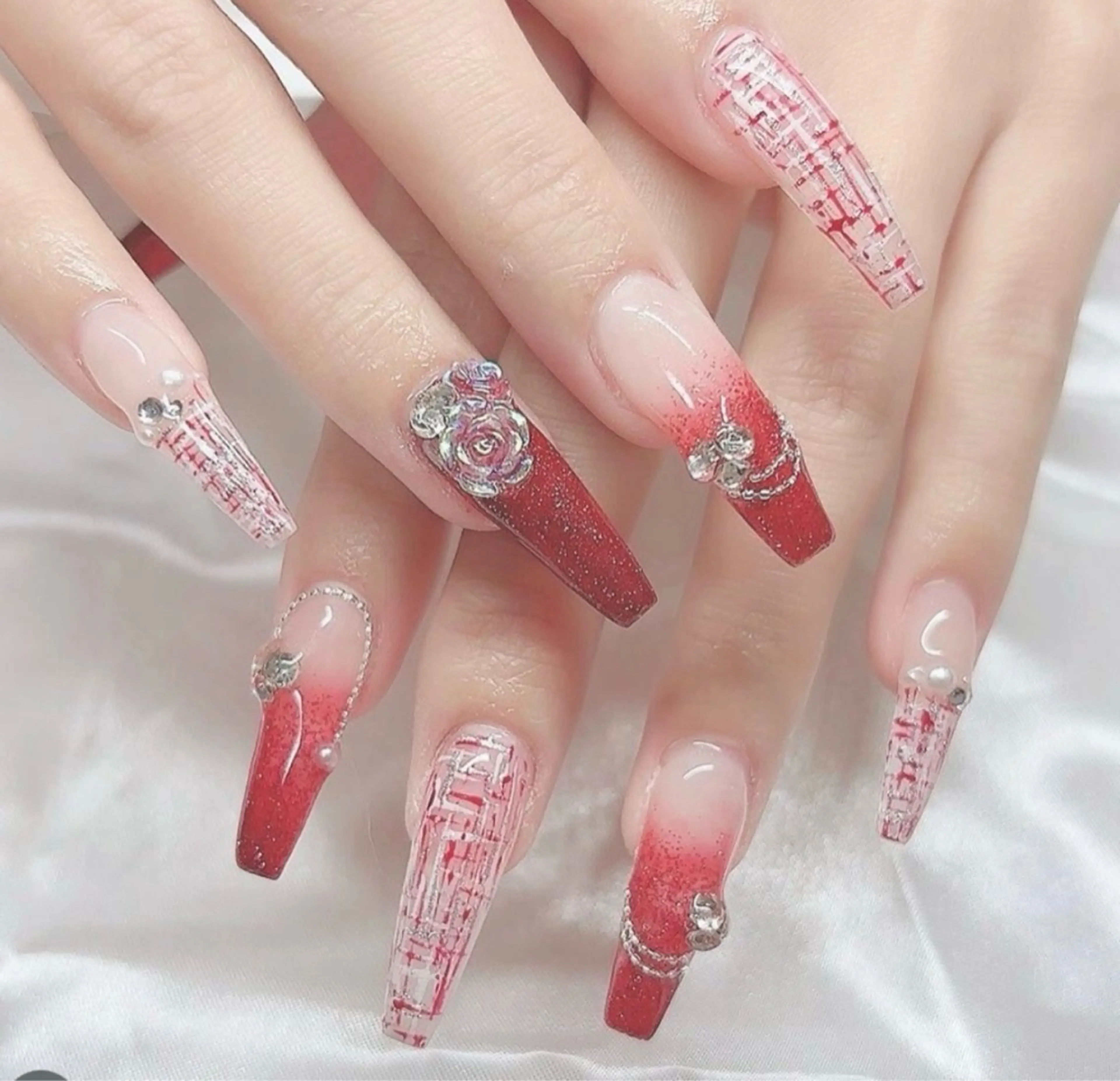 ネイル アートネイル 長さ出し ジェルネイル マグネットネイル ニュアンスネイル なな_ CloudyChanのネイルデザイン