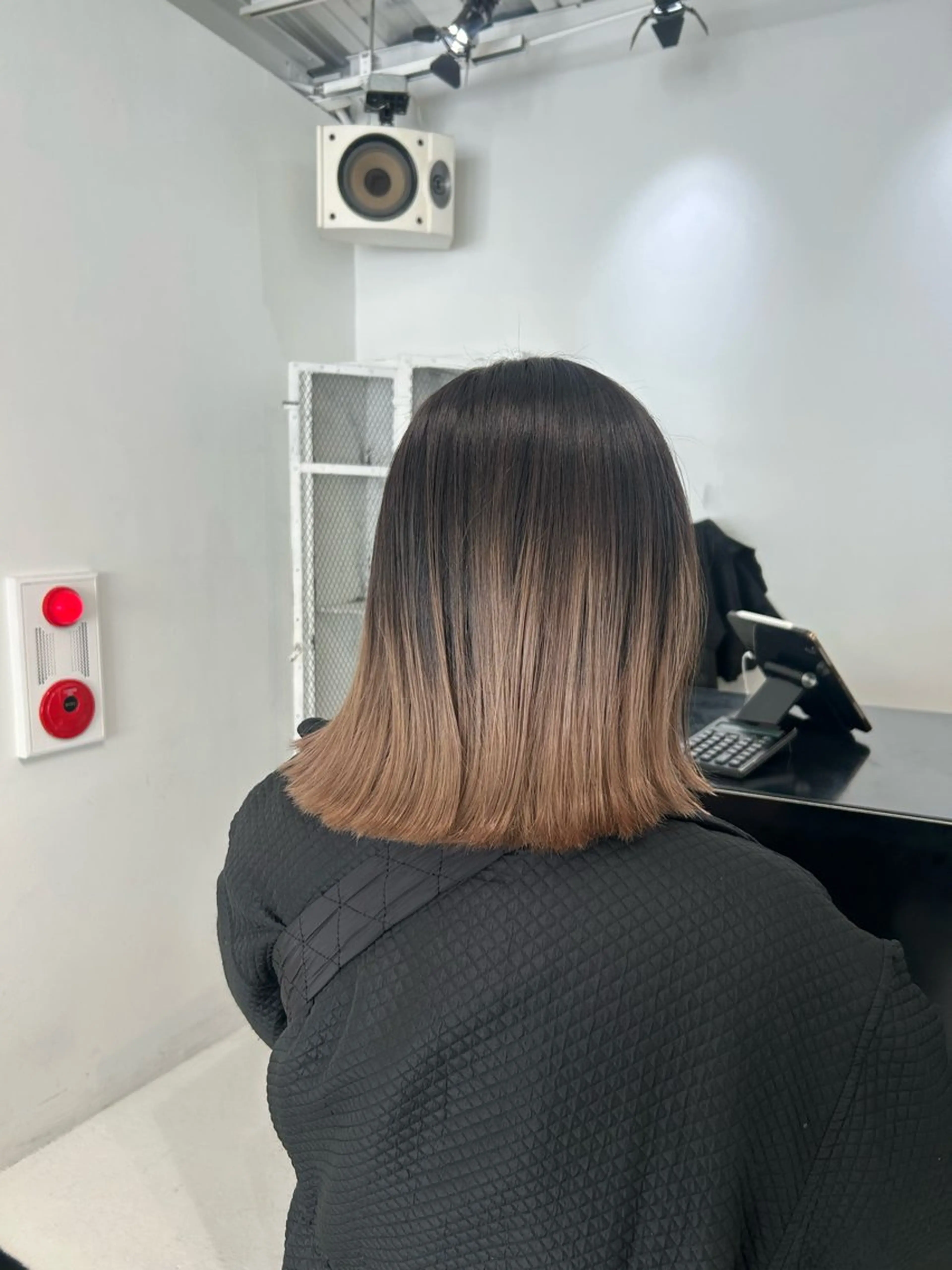 【グラデーションカラー🦜】全頭ブリーチは怖いけどイメチェンしたい方におすすめ✨保湿トリートメント付き！の写真