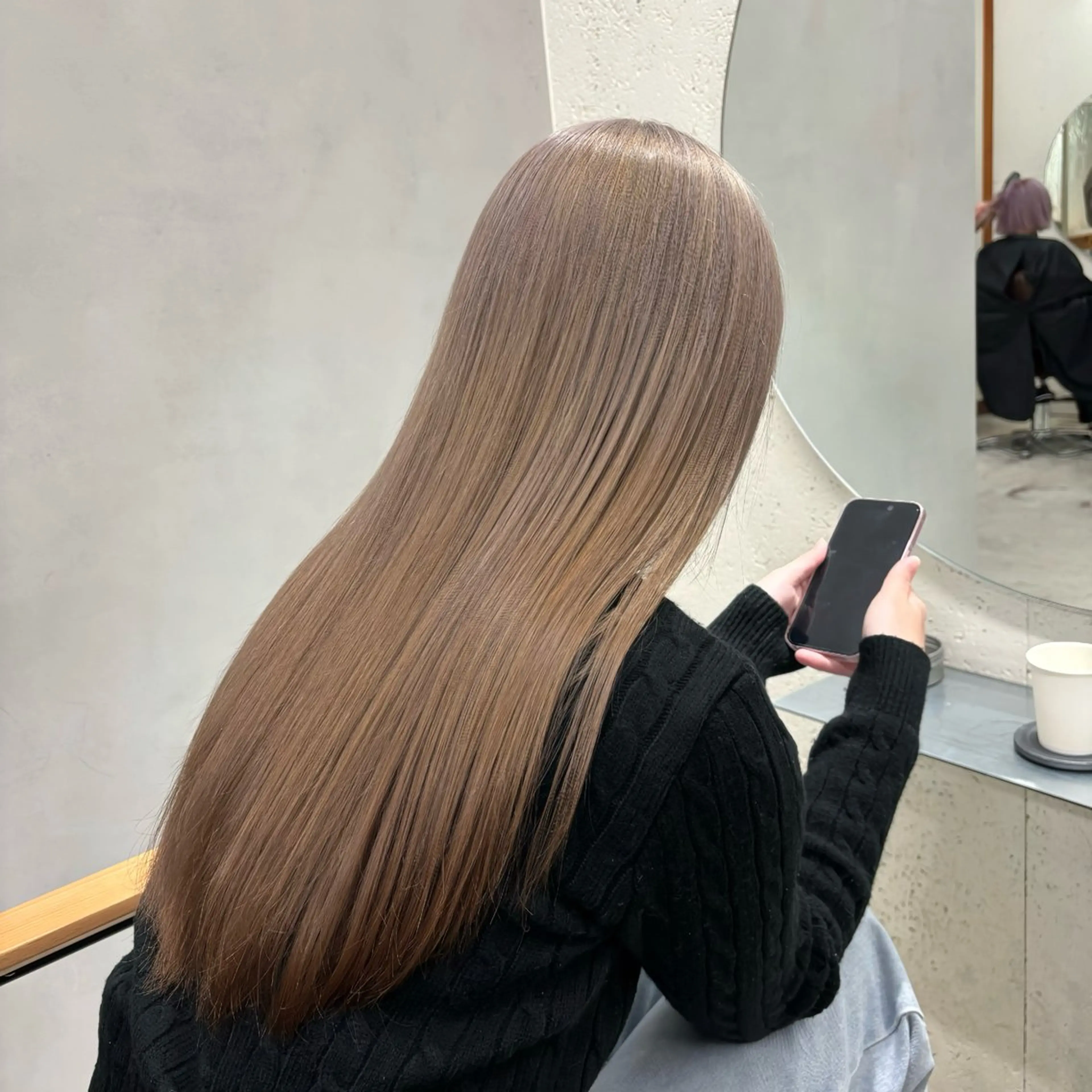 ロング カラー ベージュカラー ホワイトベージュ オカベ ショウマのヘアスタイル