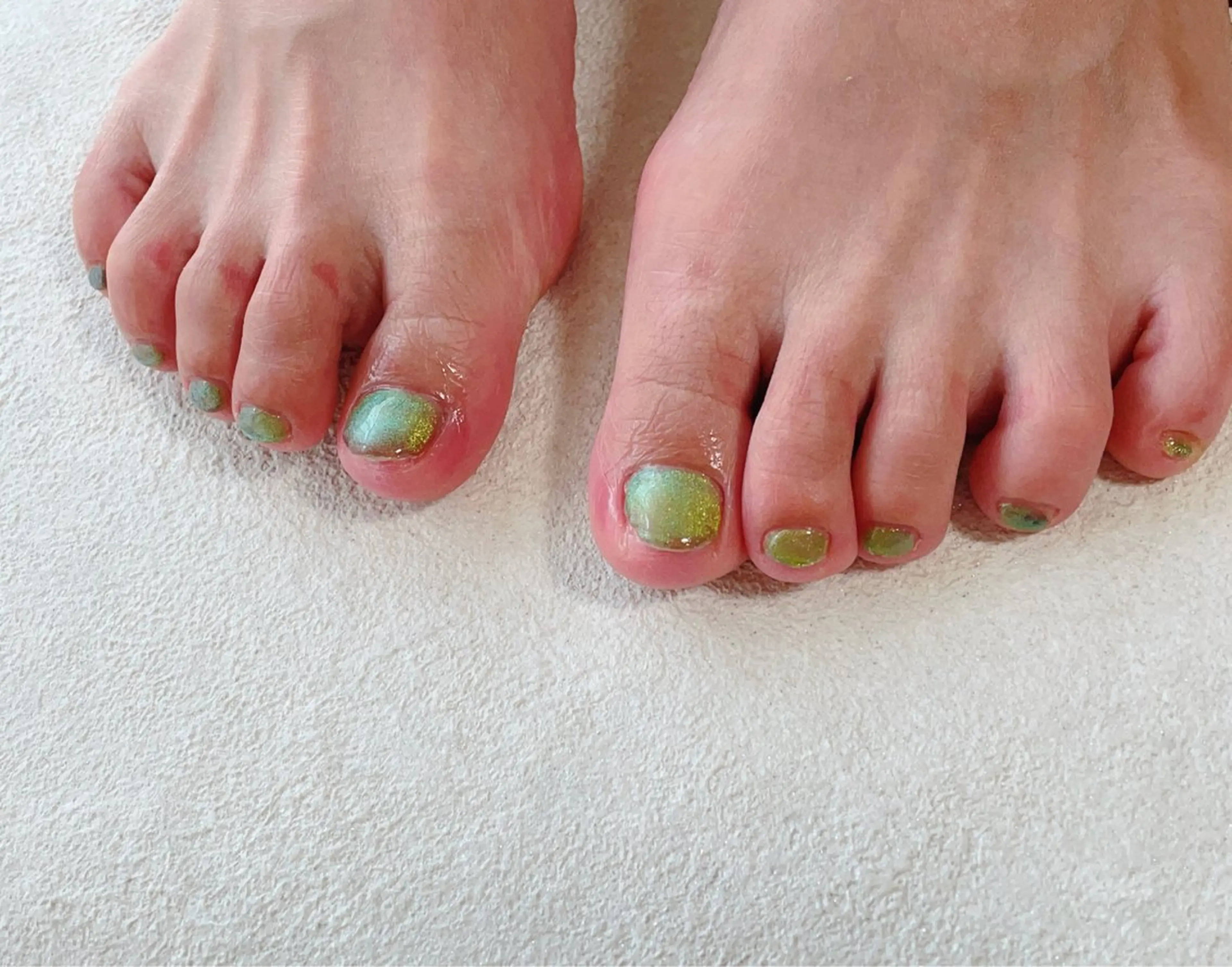 ネイル オーロラネイル フラワーネイル フットネイル フレンチネイル ジェルネイル kikinail 溝の口のネイルデザイン