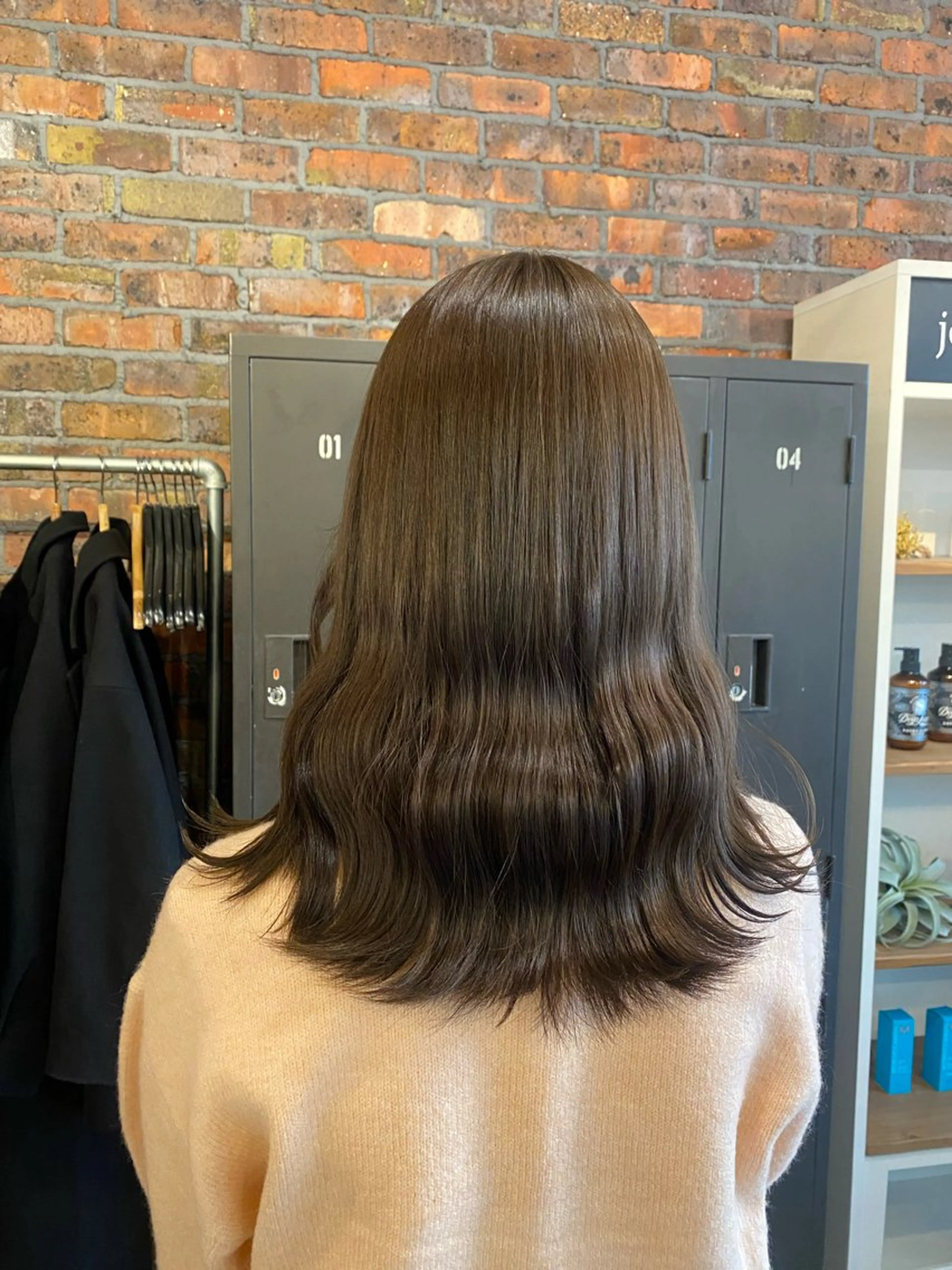 ミディアム カラー グレージュ ヘアカラー the BRIDGE 加藤みのりのヘアスタイル