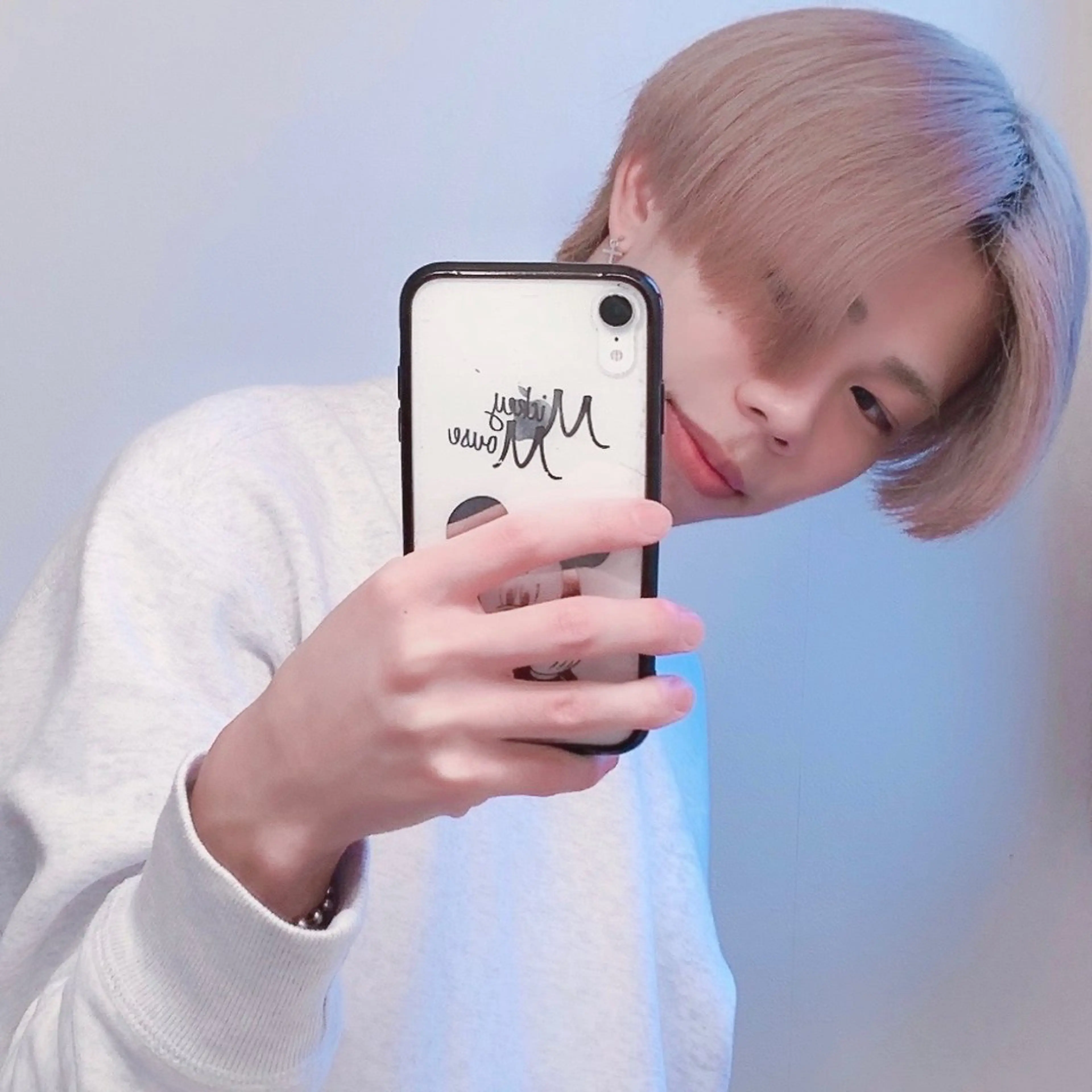 カラー メンズ メンズブリーチ センターパート ブリーチ ダブルカラー カット ヘアカラー トリートメント 韓国ヘア/レイヤー/ 顔まわり/りょーとのヘアスタイル