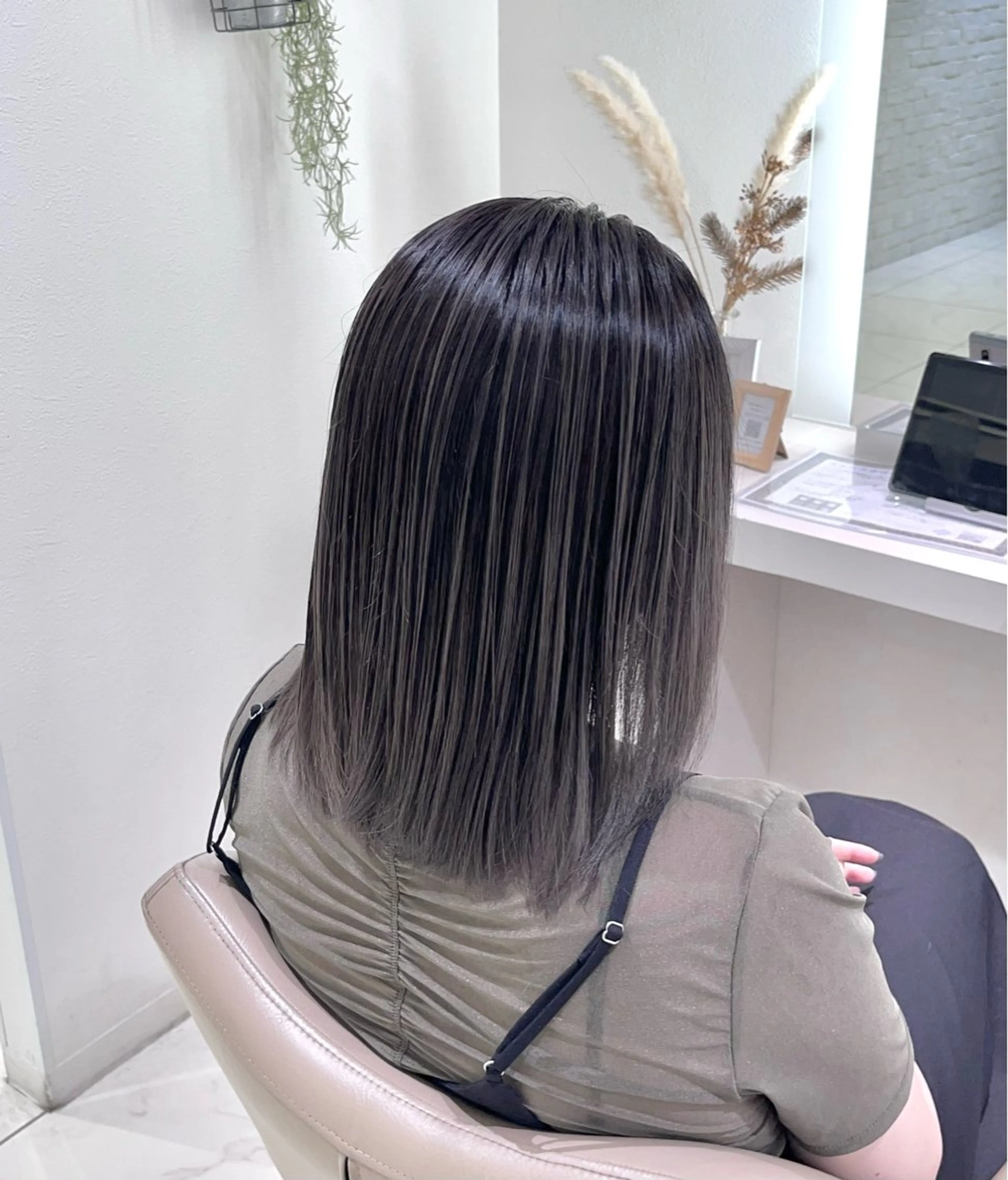 ミディアム カラー ベージュカラー グレージュ ハイライトカラー ミルクティーベージュ 外国人風カラー ヘアカラー 大宮/バレイヤージュ /澤田隆誠のヘアスタイル