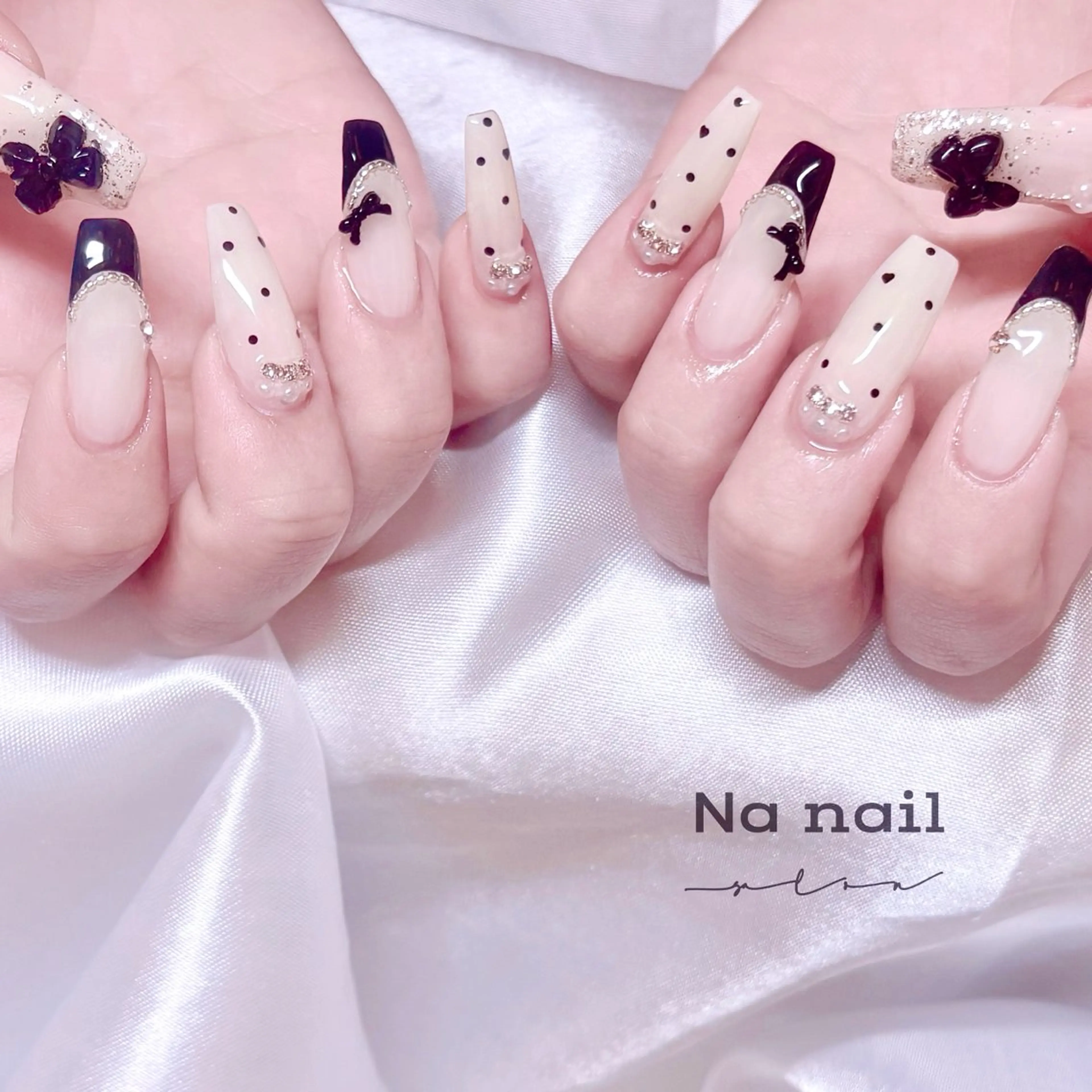 ネイル ドット フレンチネイル リボン ハンドネイル Anna nailのネイルデザイン