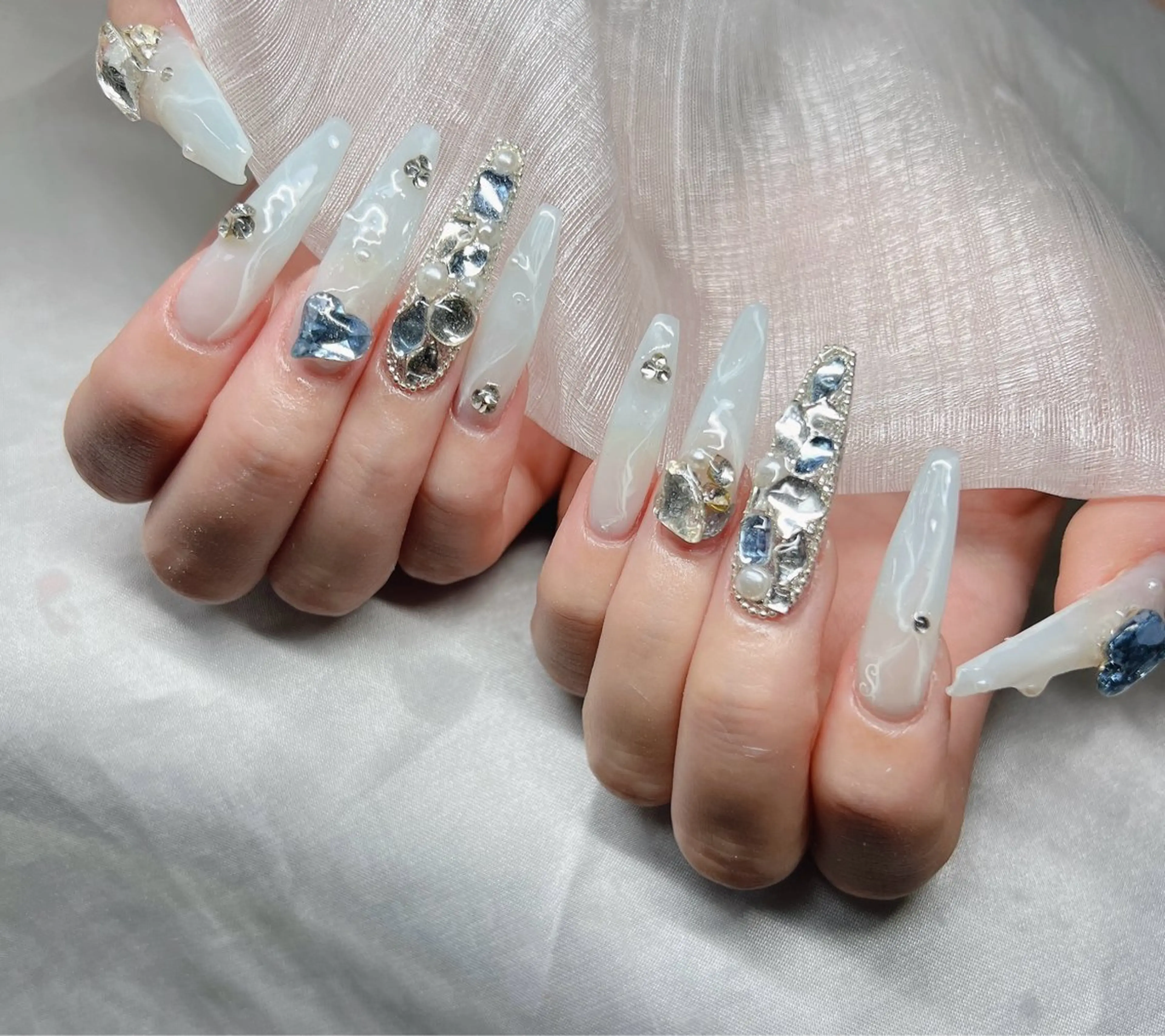 ネイル ハンドネイル Lee Nailsのネイルデザイン