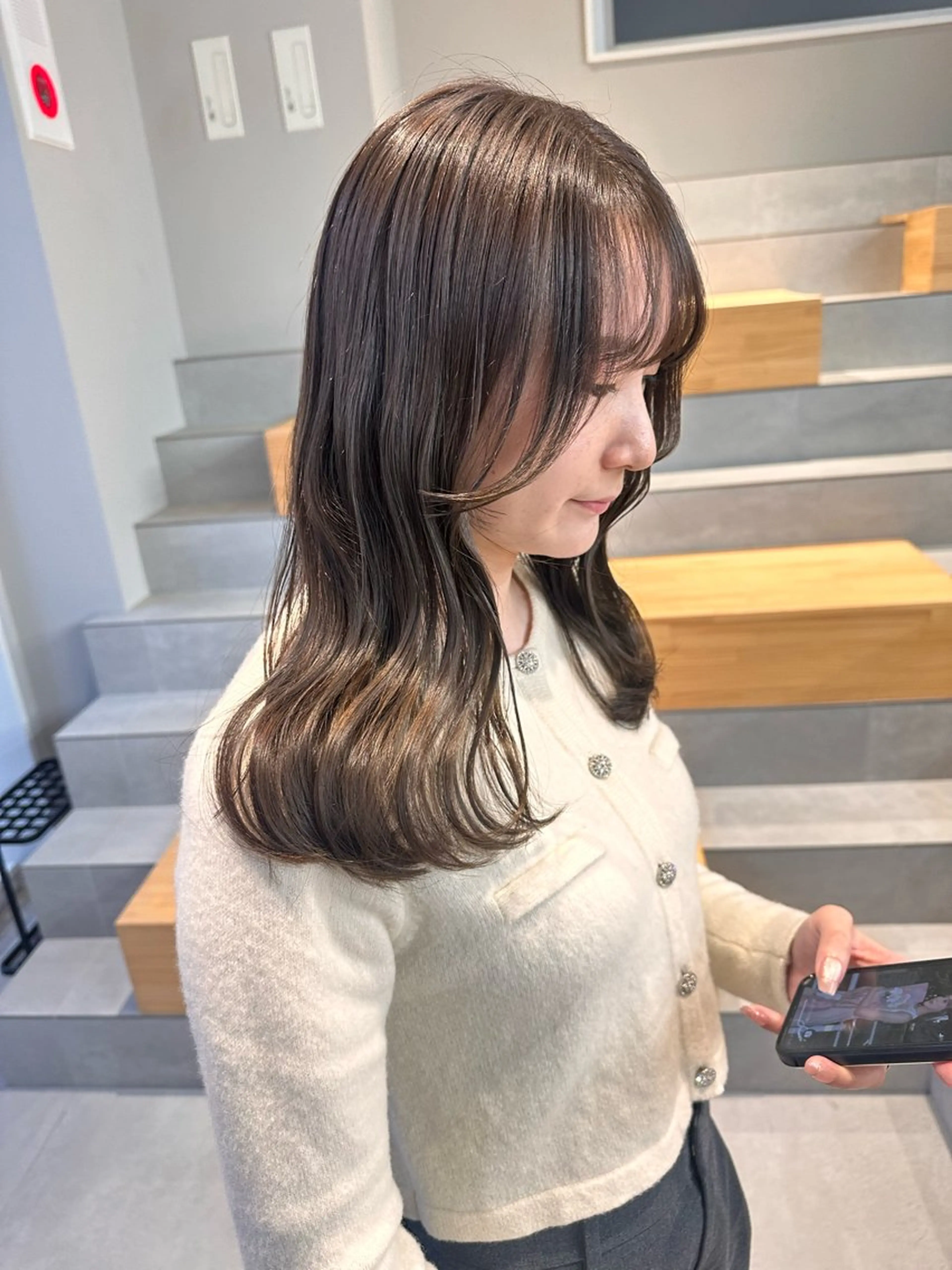 セミロング カラー ベージュカラー オリーブベージュ カット ヘアカラー トリートメント 染谷 遥花のヘアスタイル