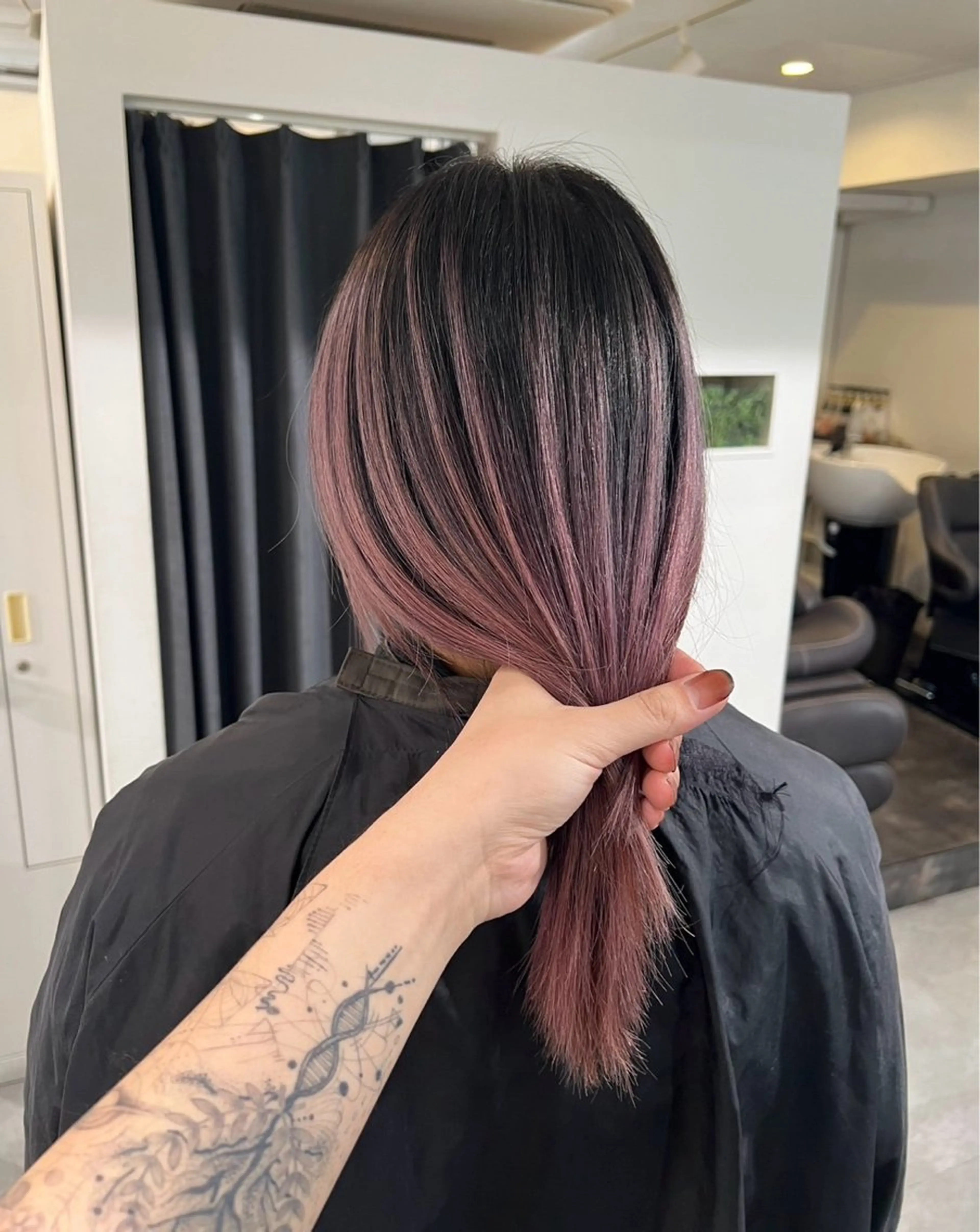 ミディアム カラー バレイヤージュ ベージュカラー ピンクカラー ピンクベージュ レイヤーカット ヘアカラー トリートメント ROBIN所属・指名数No.1 /NAOYAのヘアスタイル