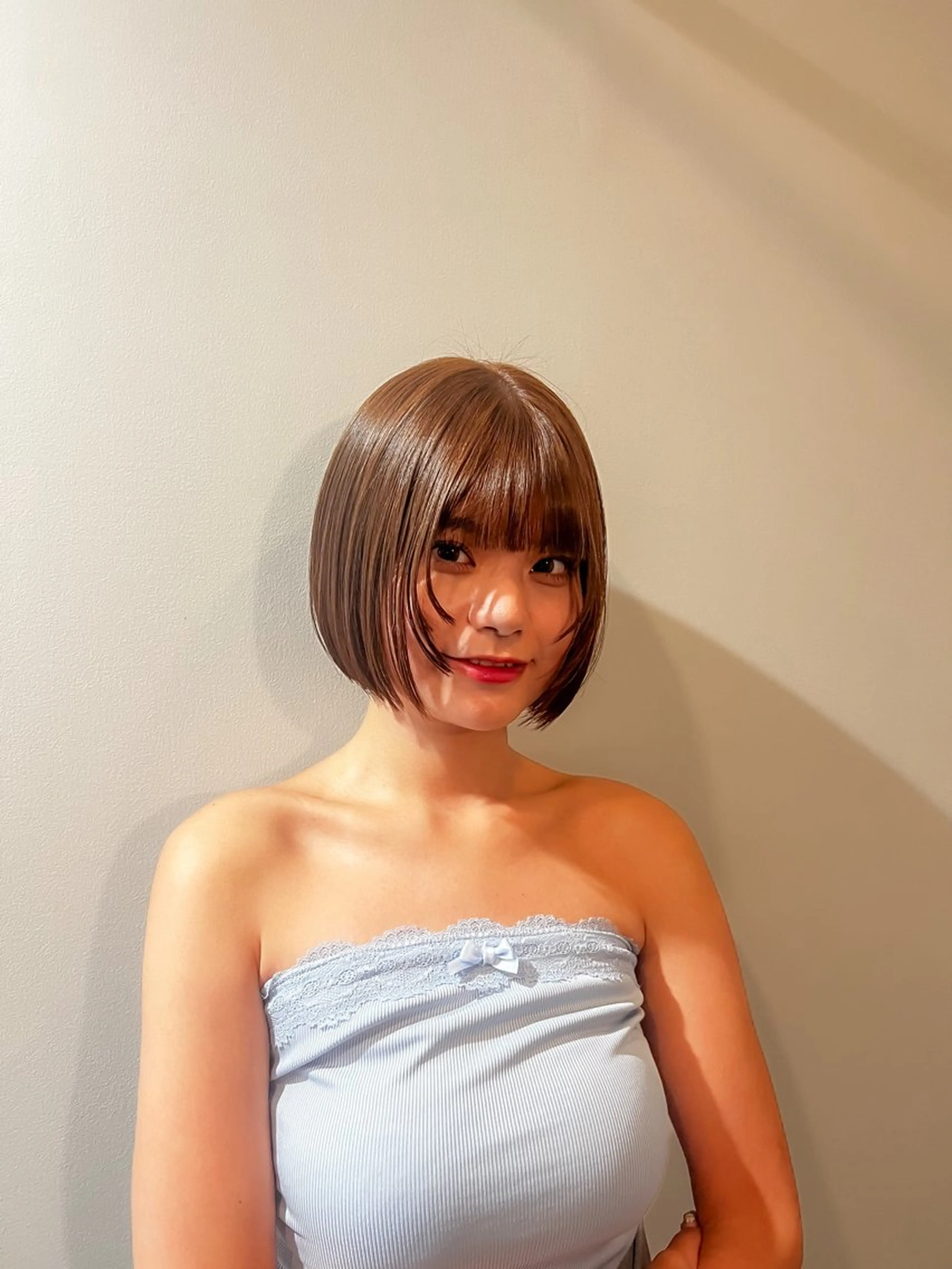 ショート ヘアカラー 🎵ぷる艶ハイトーン 柔らかヘア🍅まあやのヘアスタイル