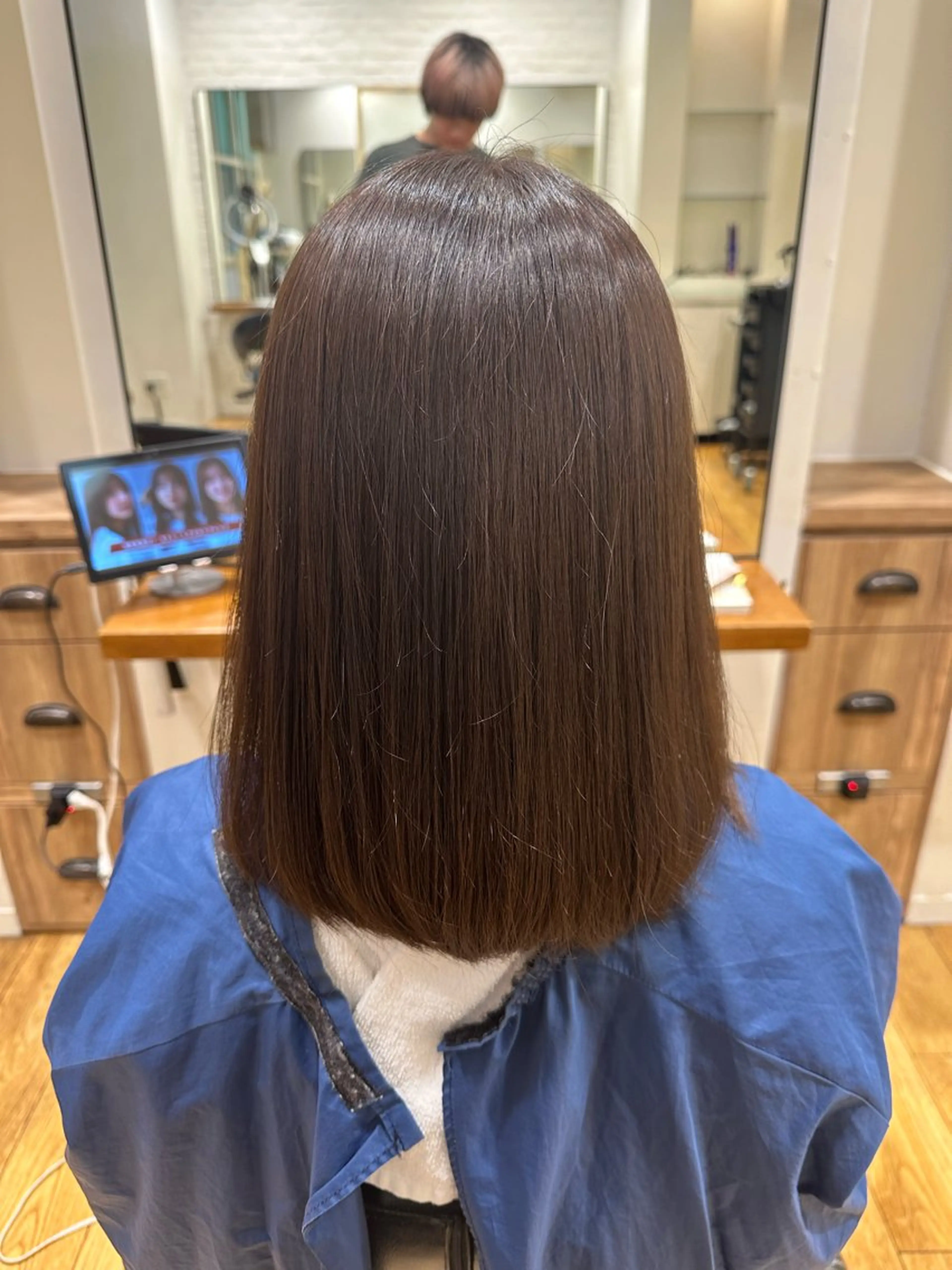 セミロング カラー 米山 龍音のヘアスタイル