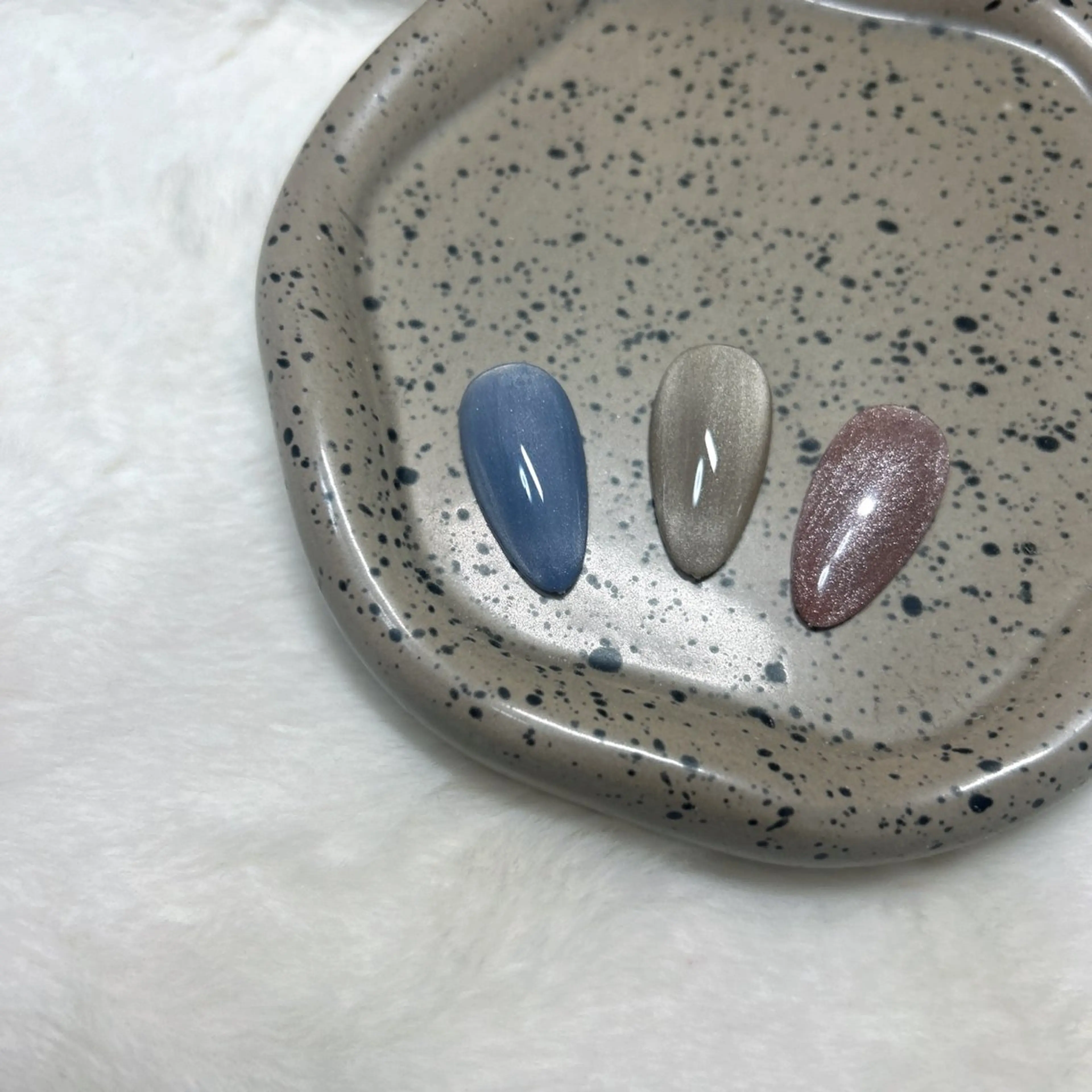 ネイル フットネイル マグネットネイル ハンドネイル salon moiのマツエク・マツパデザイン