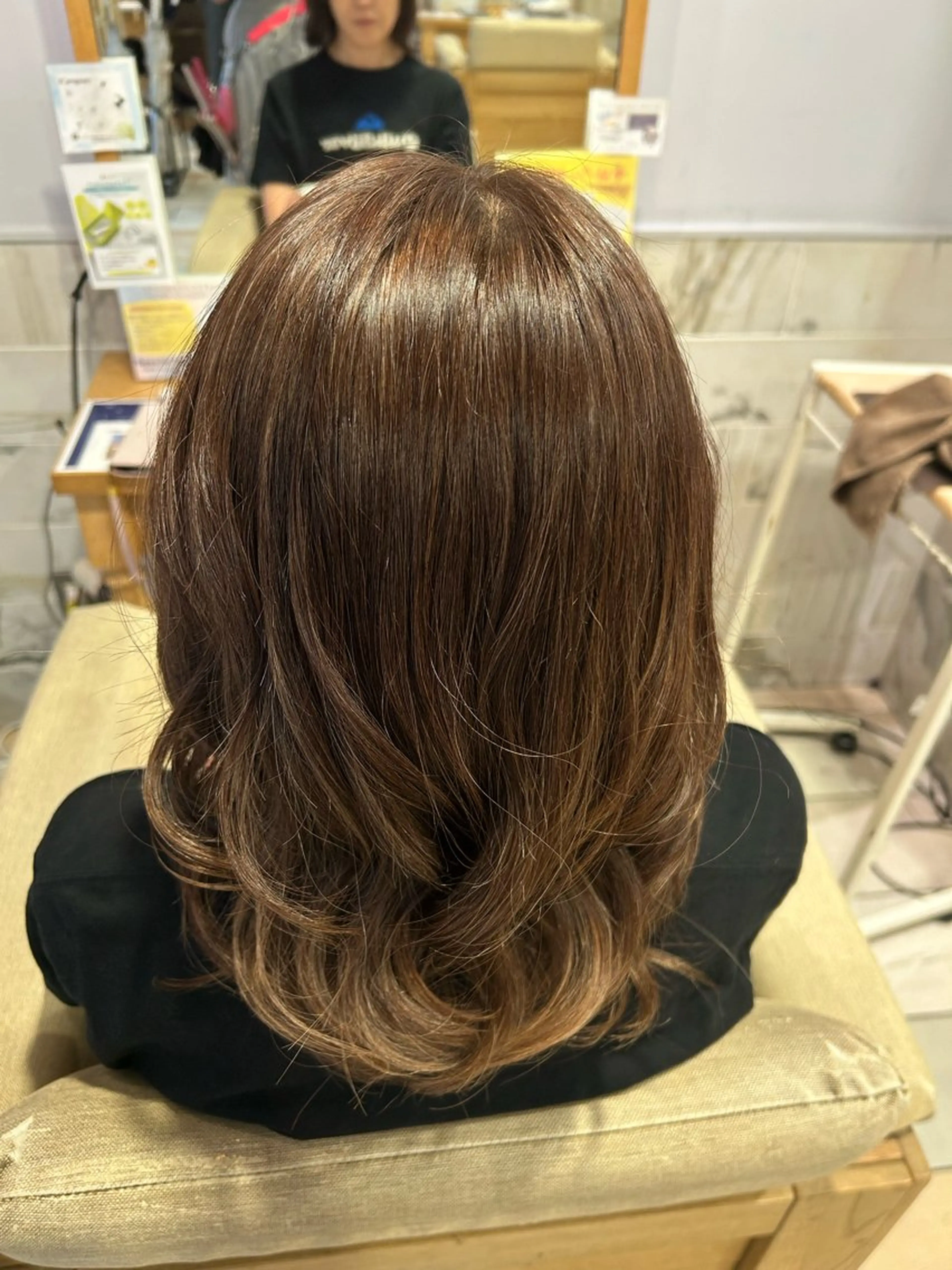 ミディアム ハイライト なな🎀 メンズも募集❣️のヘアスタイル