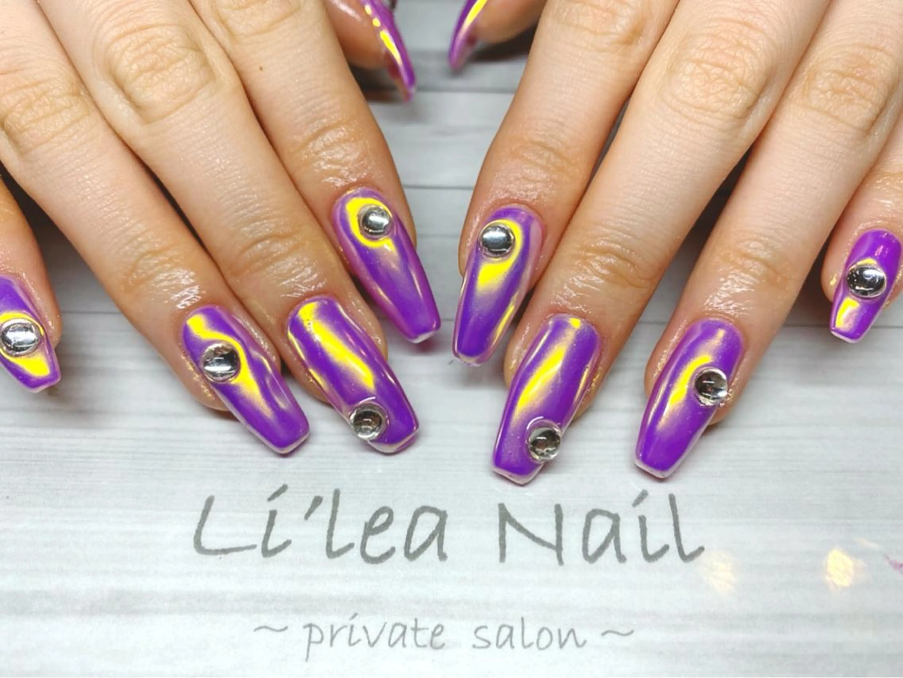 ネイル Li'leaNail AINAのネイルデザイン