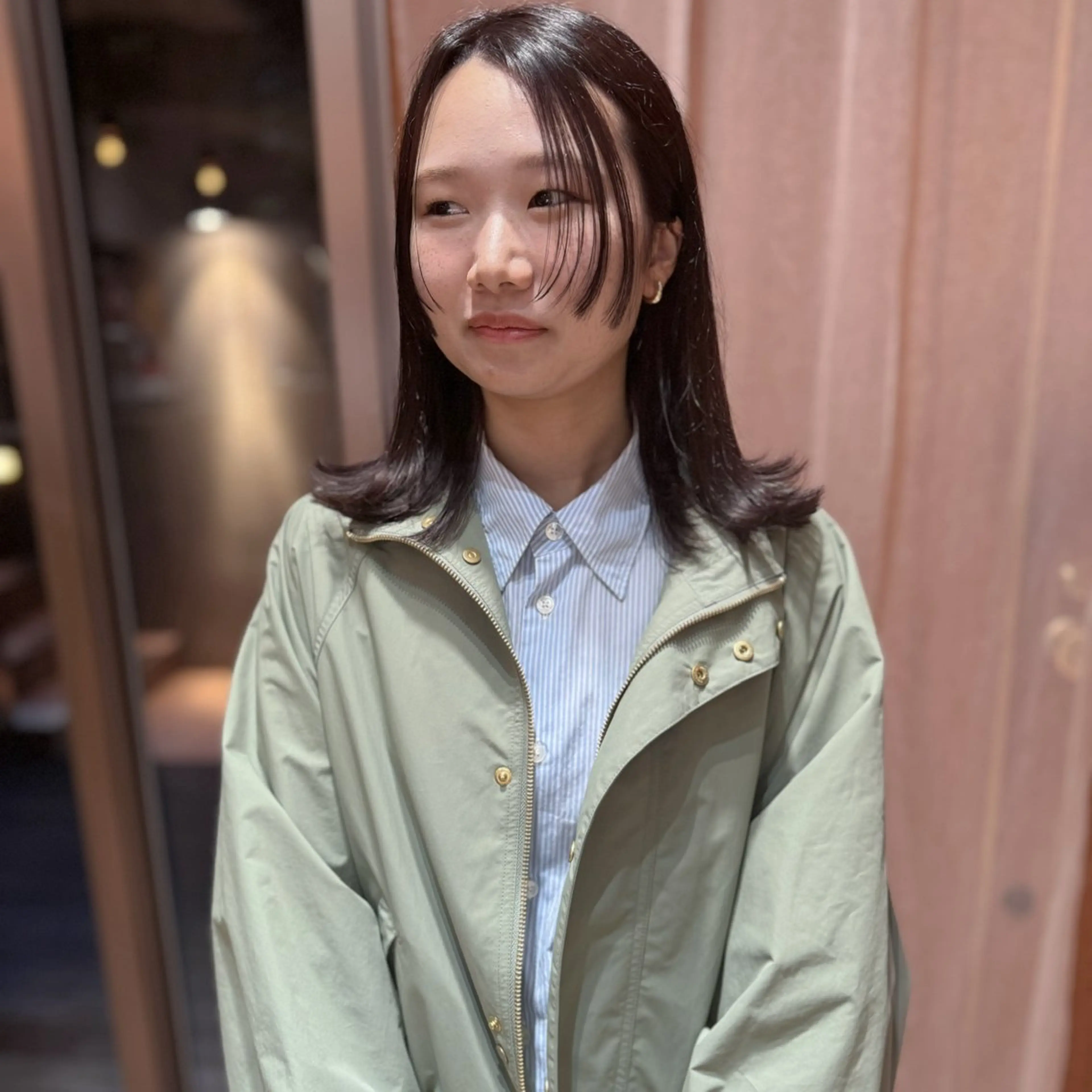 ミディアム カラー カット ヘアカラー 大橋 芽衣のヘアスタイル