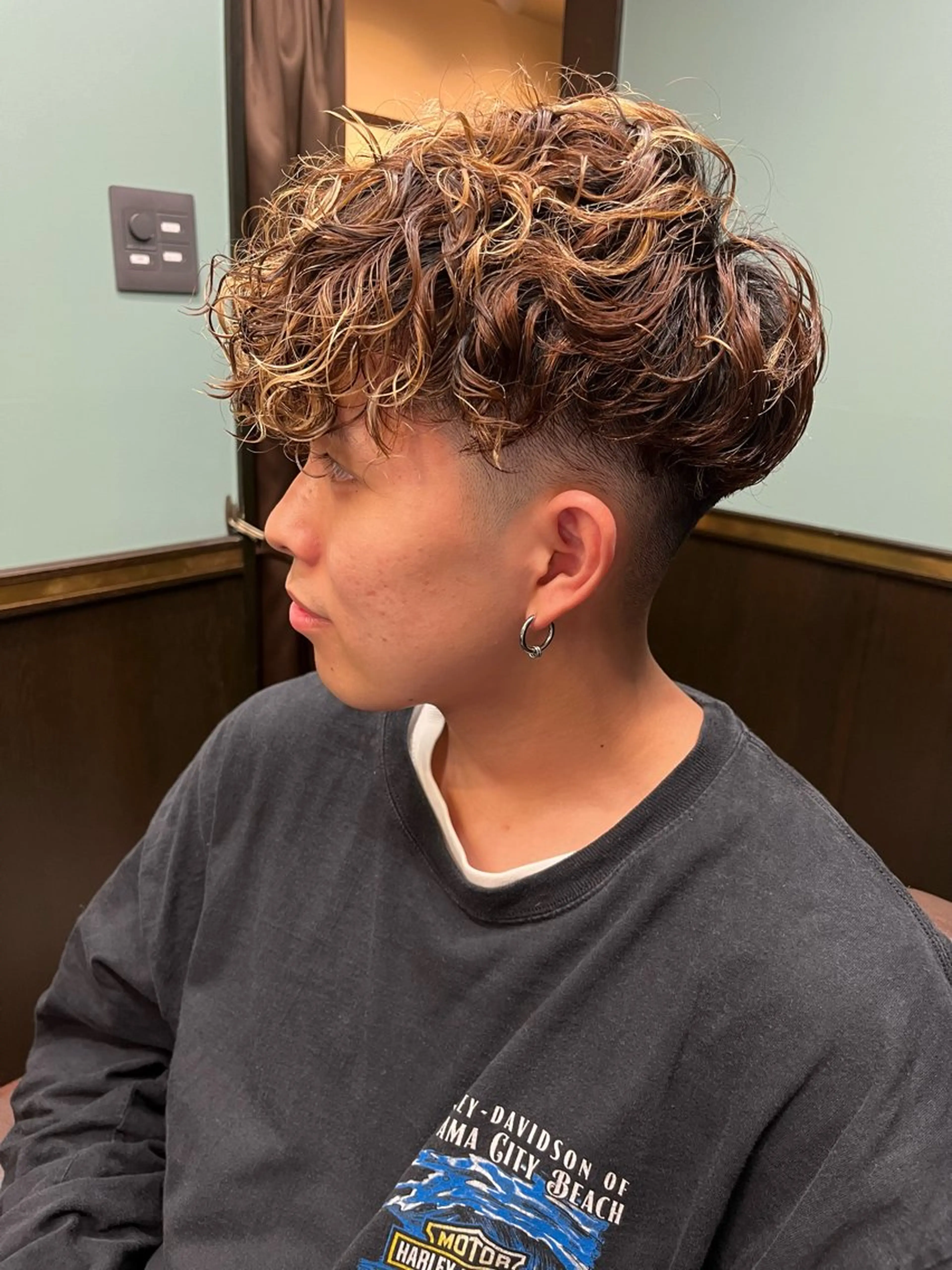 ミディアム 佐藤 詩音のヘアスタイル