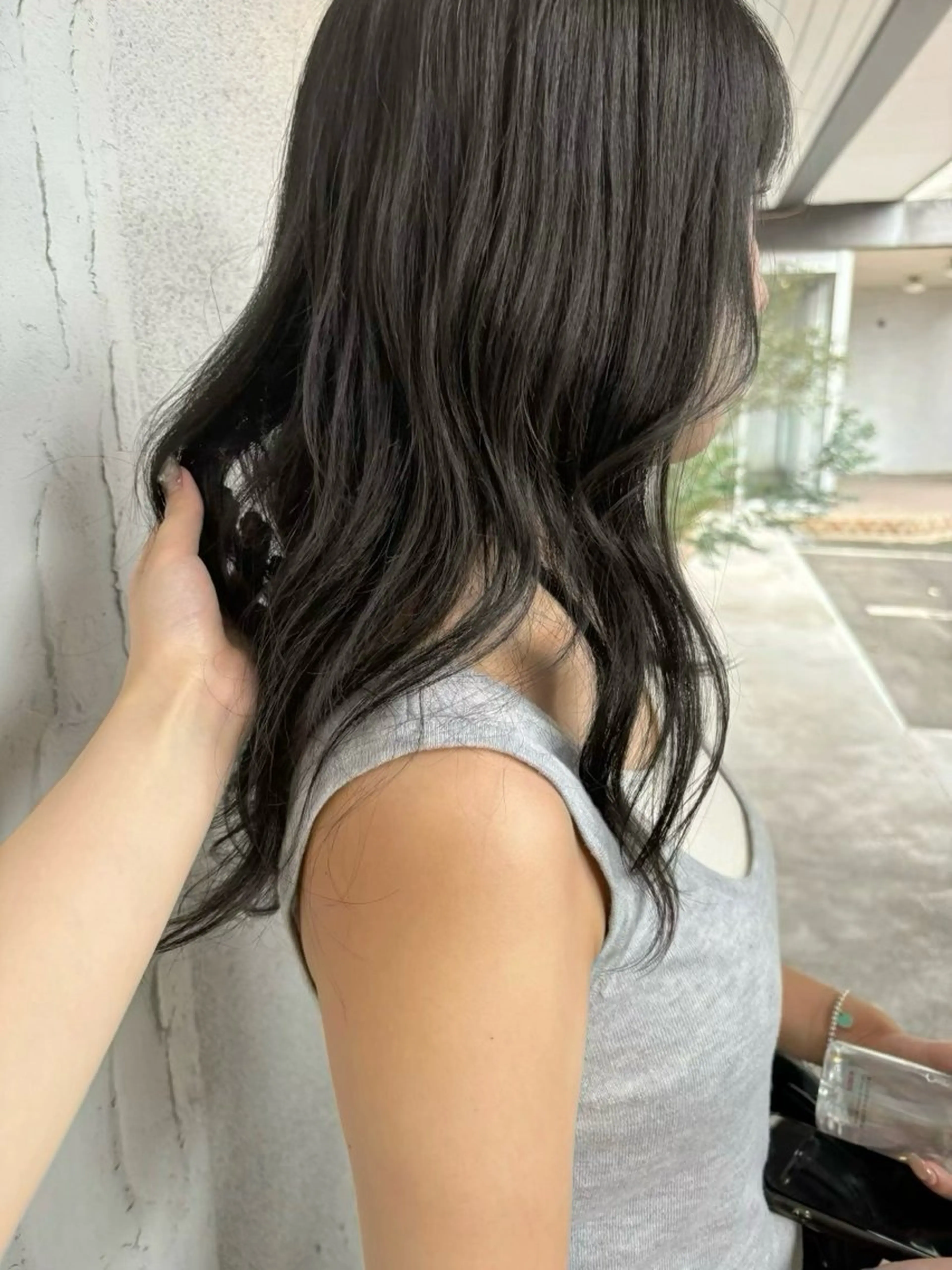 ロング カラー グレージュ paige_.hair所属・蛭町 遥香のヘアスタイル