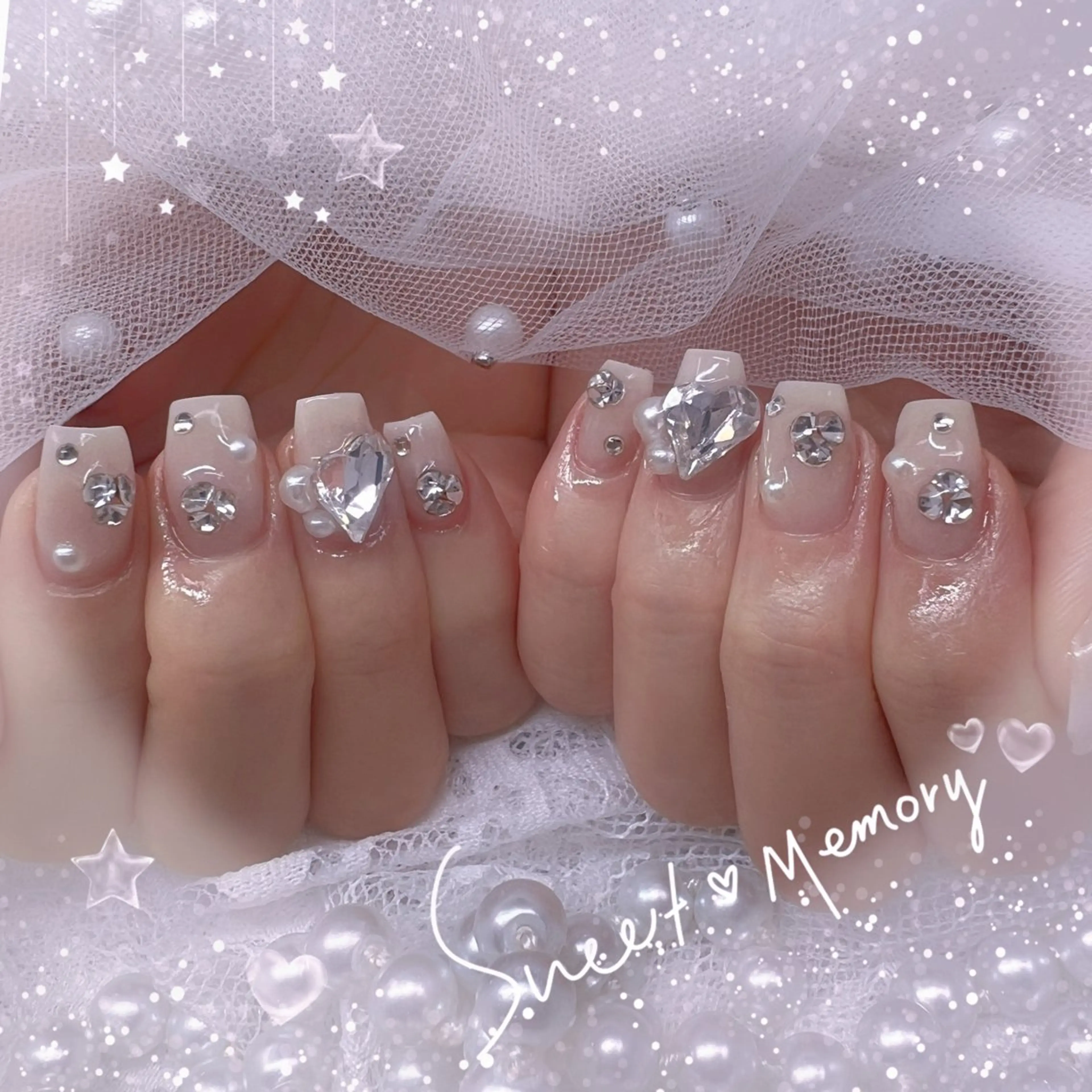 ネイル チークネイル フレンチネイル ガーリー ガラスフレンチ グラデーション ハンドネイル Chill Nailsalonのネイルデザイン
