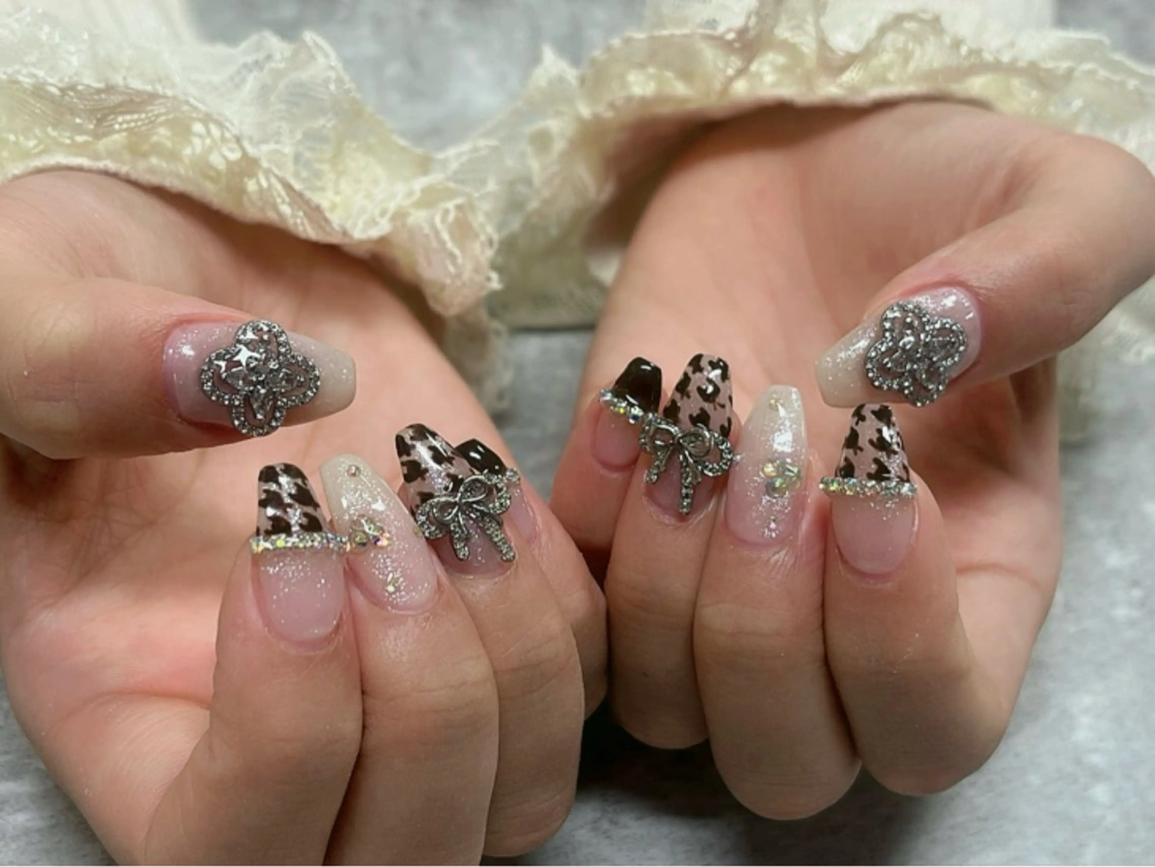 ネイル ハンドネイル Protea きぬがわ らむのネイルデザイン