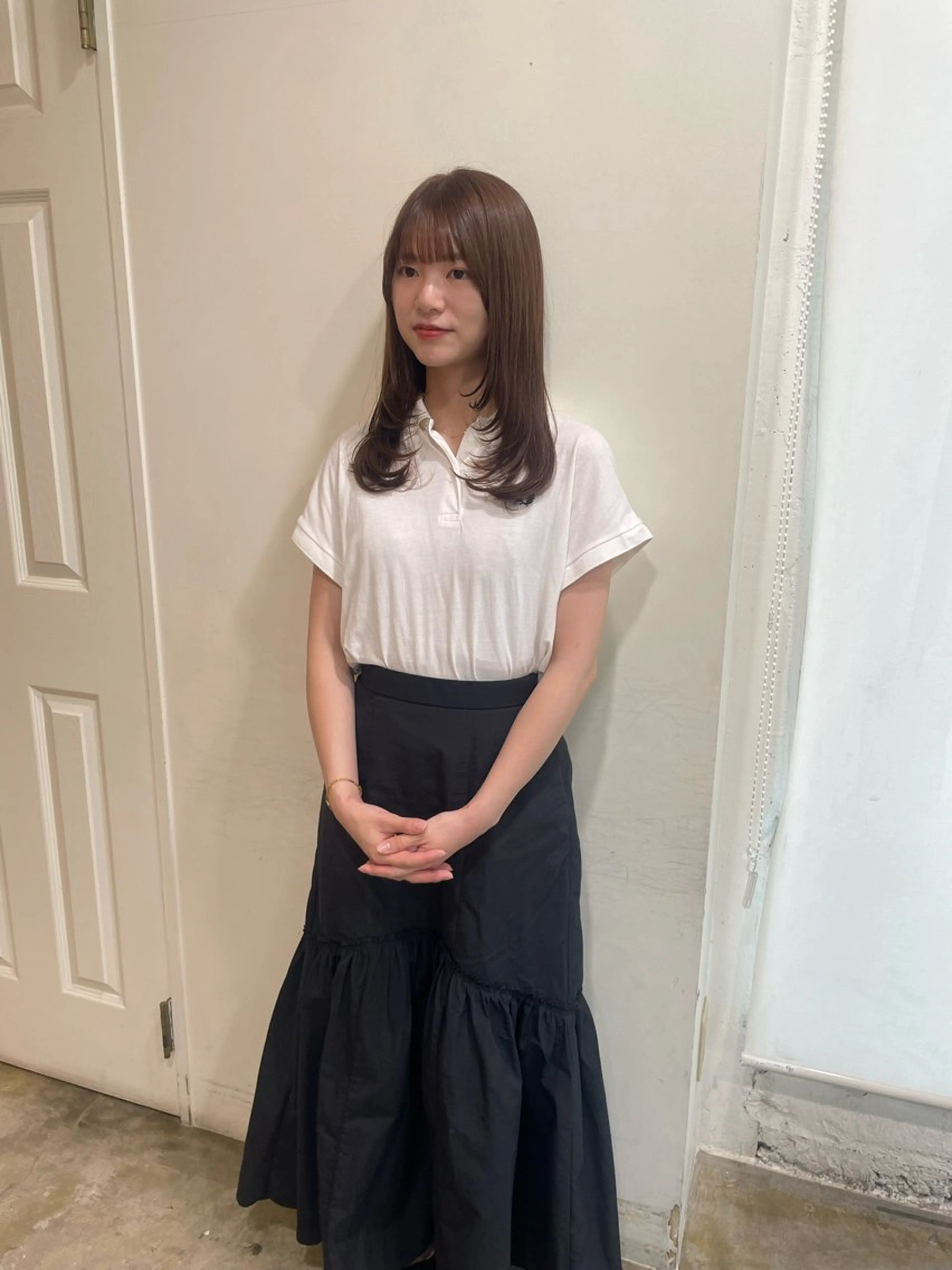 ミディアム カラー レイヤーカット カット ヘアカラー トリートメント MIOベージュカラー 柔らかいカラーのヘアスタイル