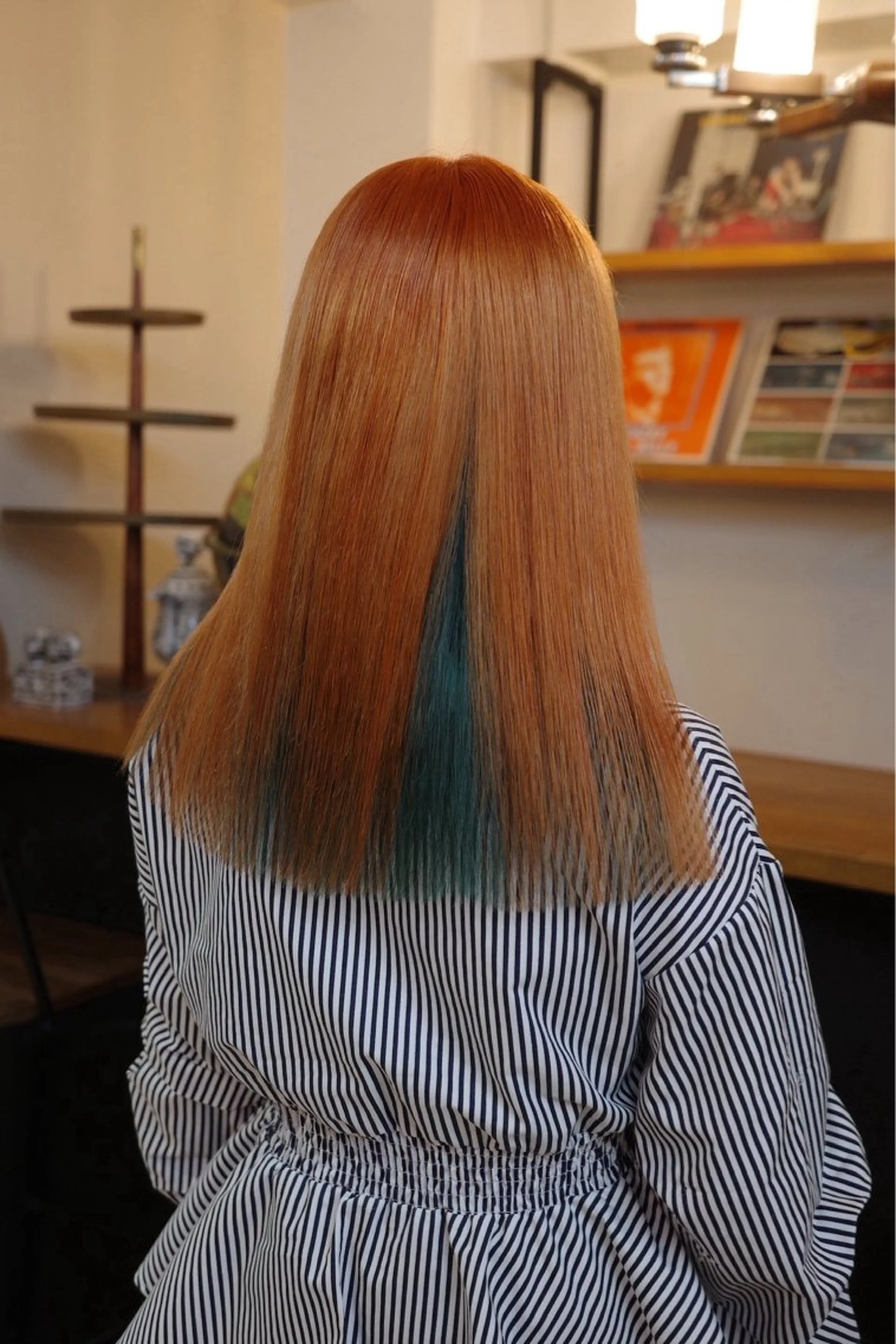 セミロング ハイトーンカラー ⭐️NAZUNAのヘアスタイル