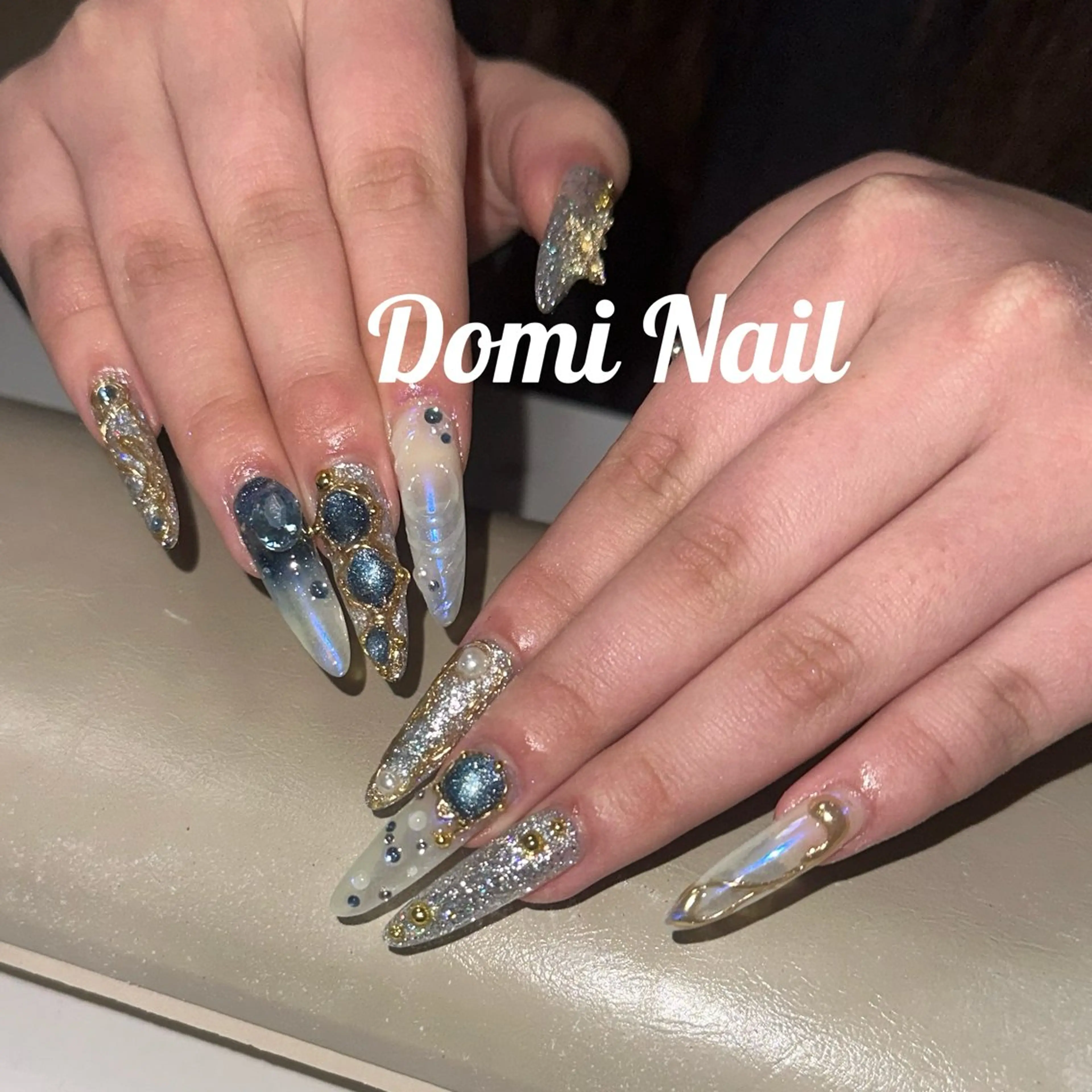 ネイル 成人式 ロングネイル 持ち込み Domi Nail Salonのネイルデザイン
