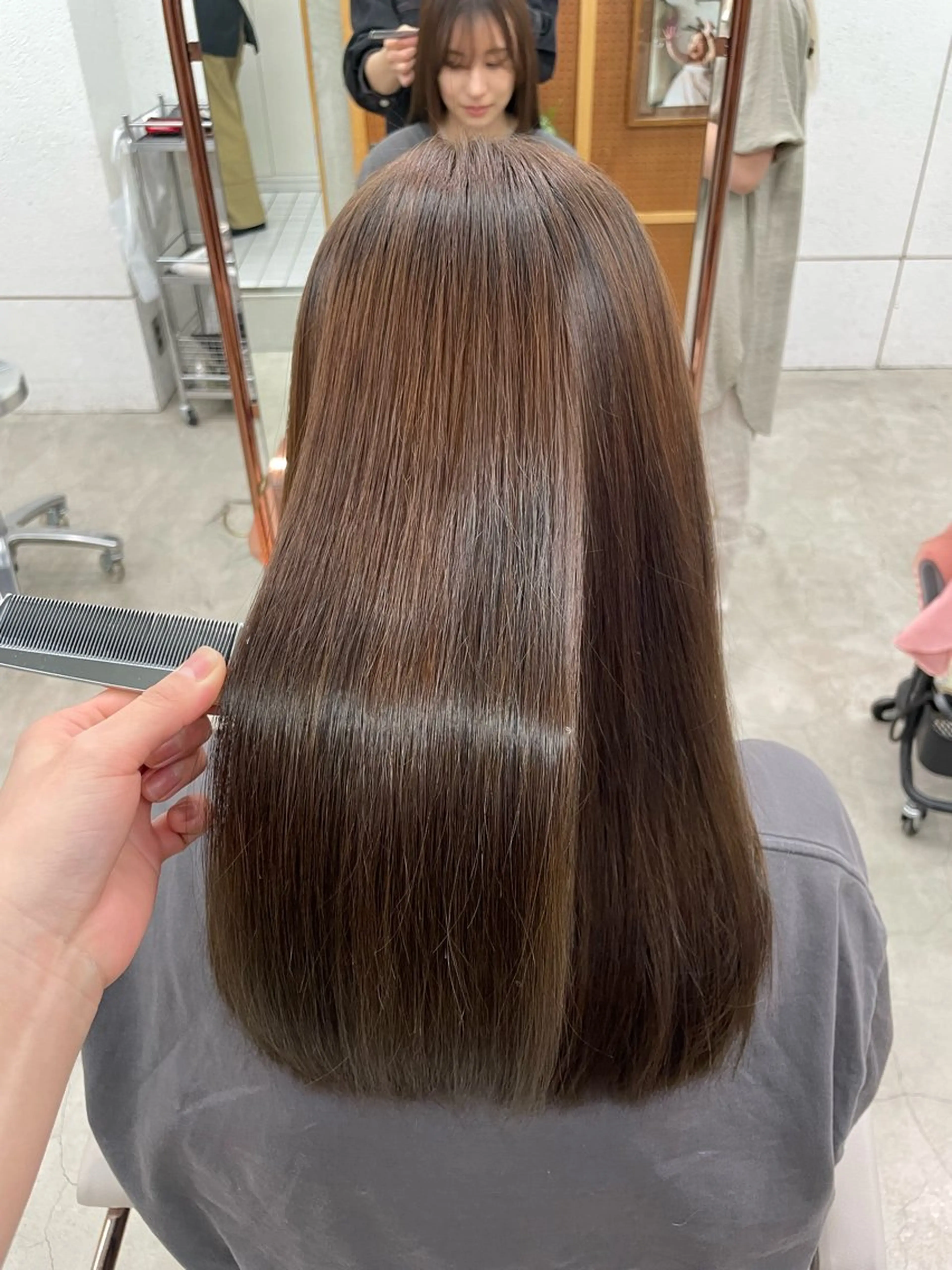 ロング 縮毛矯正 鶴井 美空のヘアスタイル