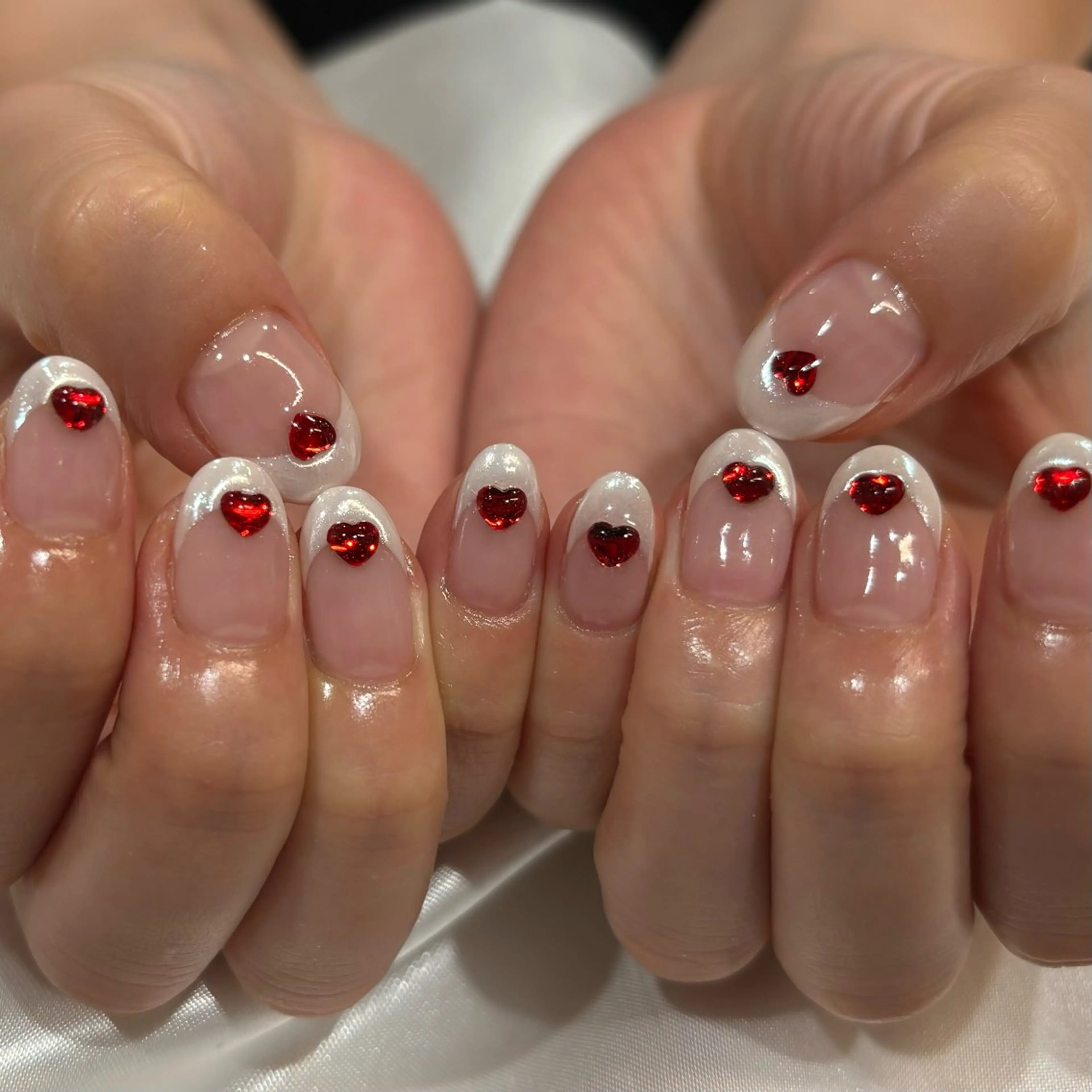 ネイル オーロラネイル フレンチネイル 持ち込み ハンドネイル sharesalon    room59所属・nozomi 🌙のネイルデザイン