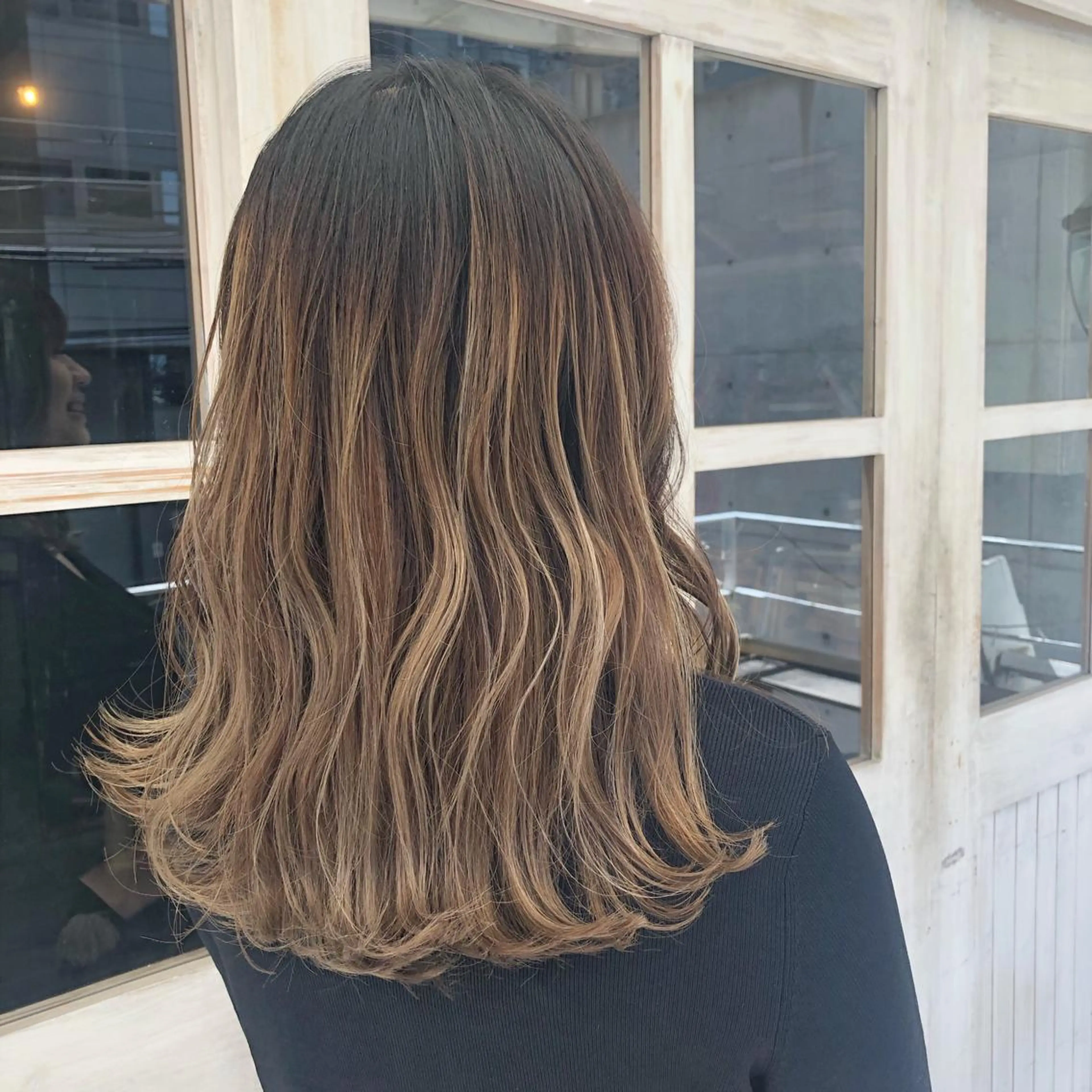 ロング カラー グラデーションカラー ハイライトカラー ハイトーンカラー ハイライト clomus所属・YUKA艶髪 🌸寛ぎ部屋のヘアスタイル