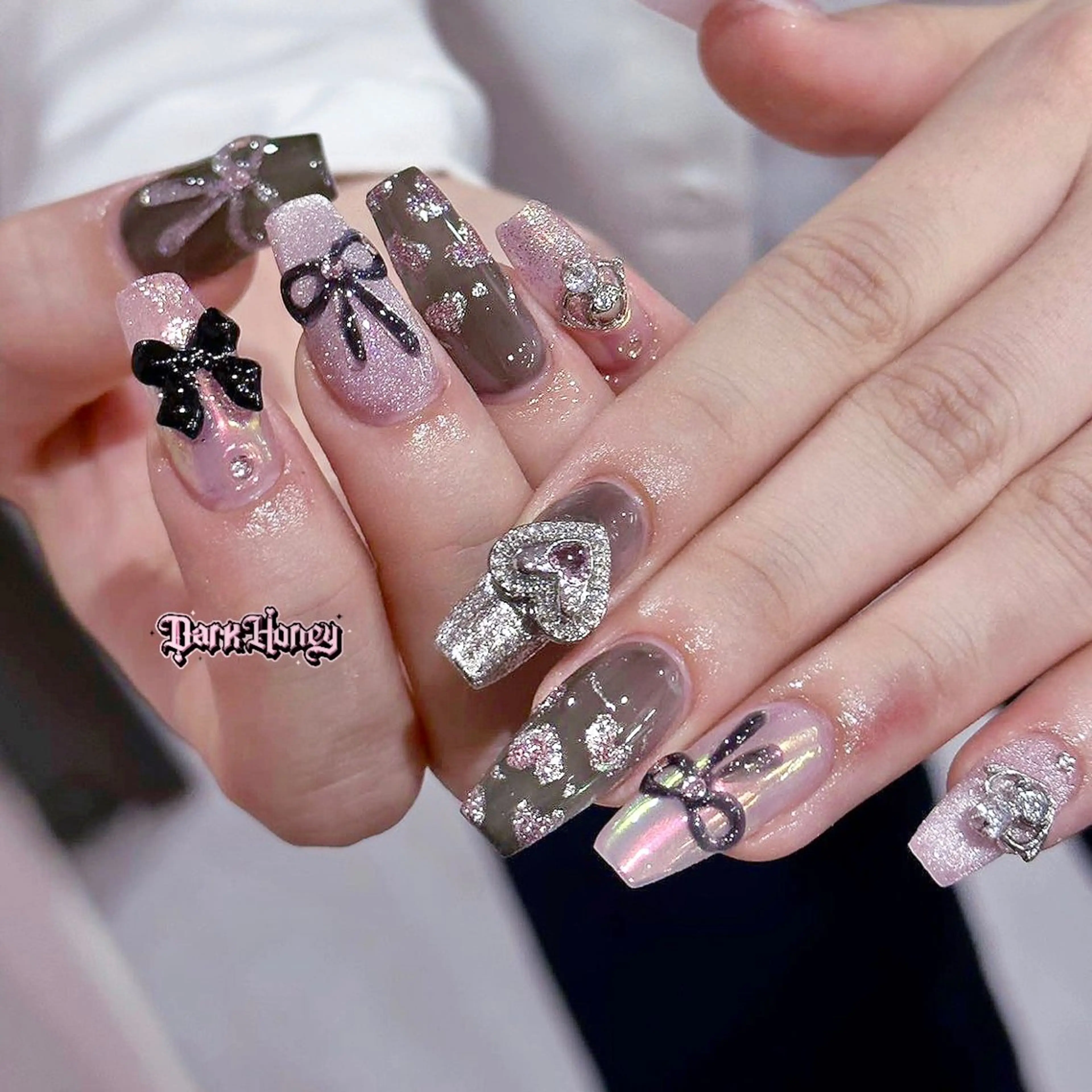 ネイル ハンドネイル Dark honey スカルプ専門原宿店のネイルデザイン