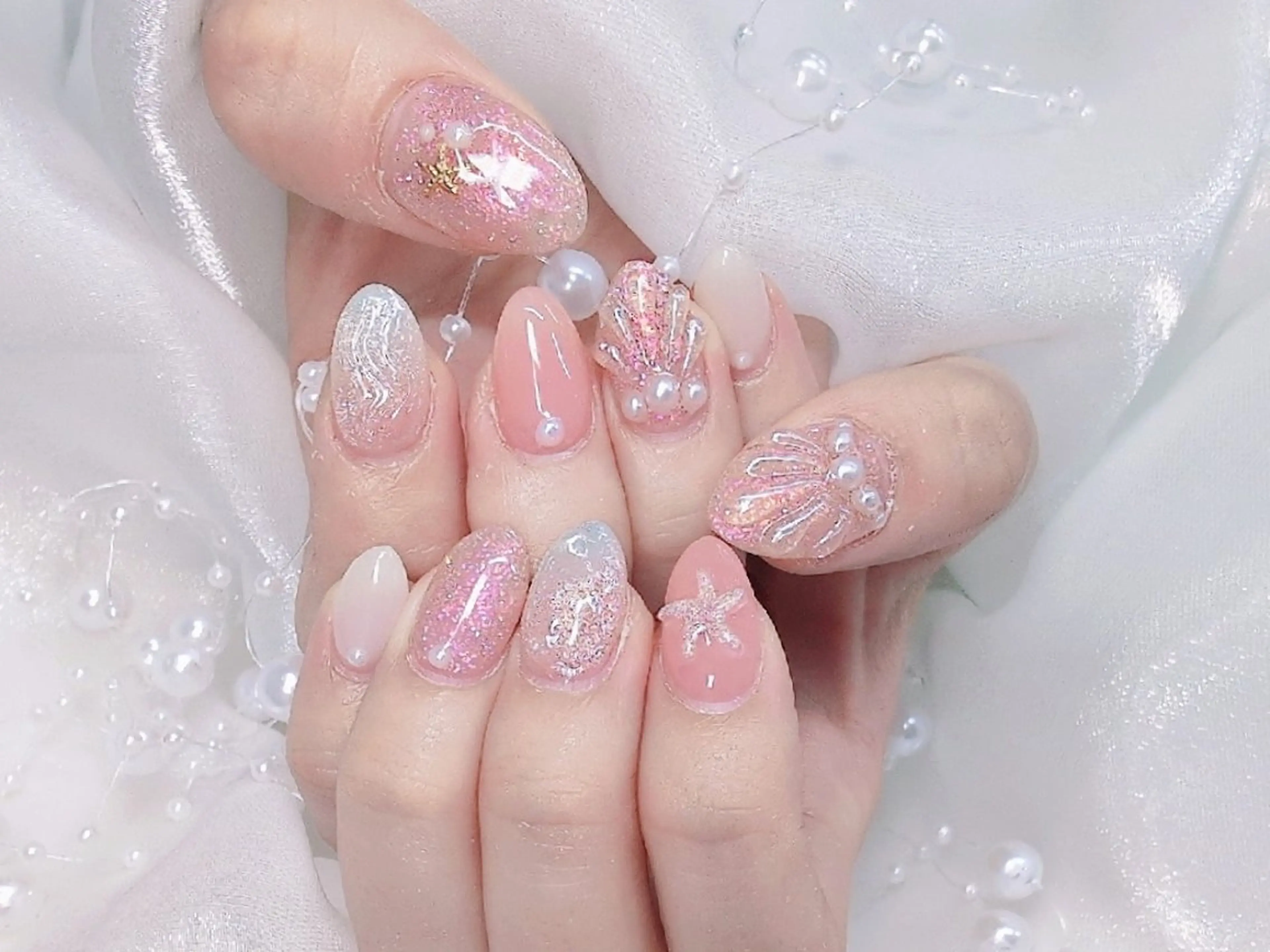 ネイル 長さ出し フラッシュネイル フレンチネイル キラキラネイル ラメ(グリッター) Chouette Nailのネイルデザイン