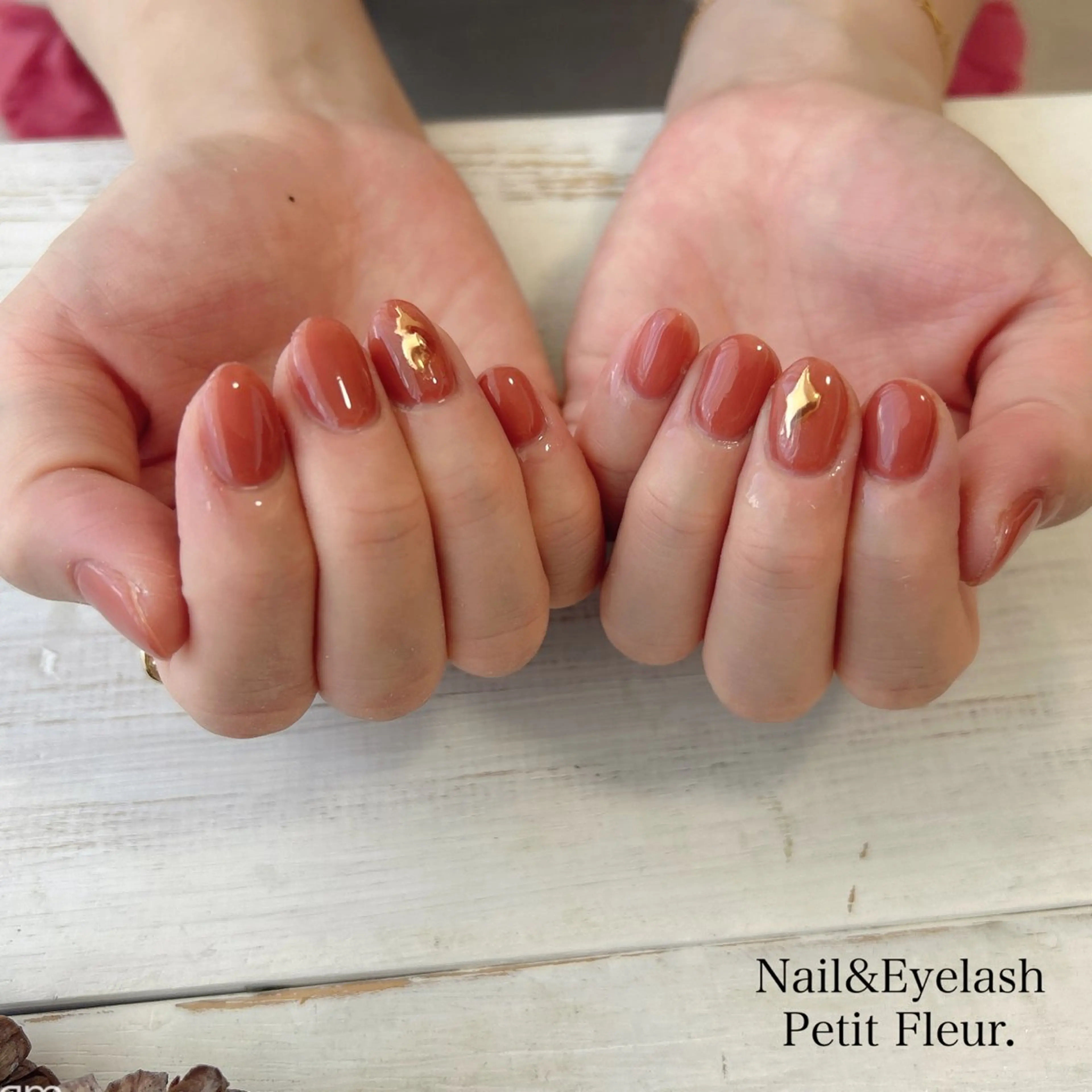 ネイル Petit Fleur所属・青柳 亜梨奈のマツエク・マツパデザイン
