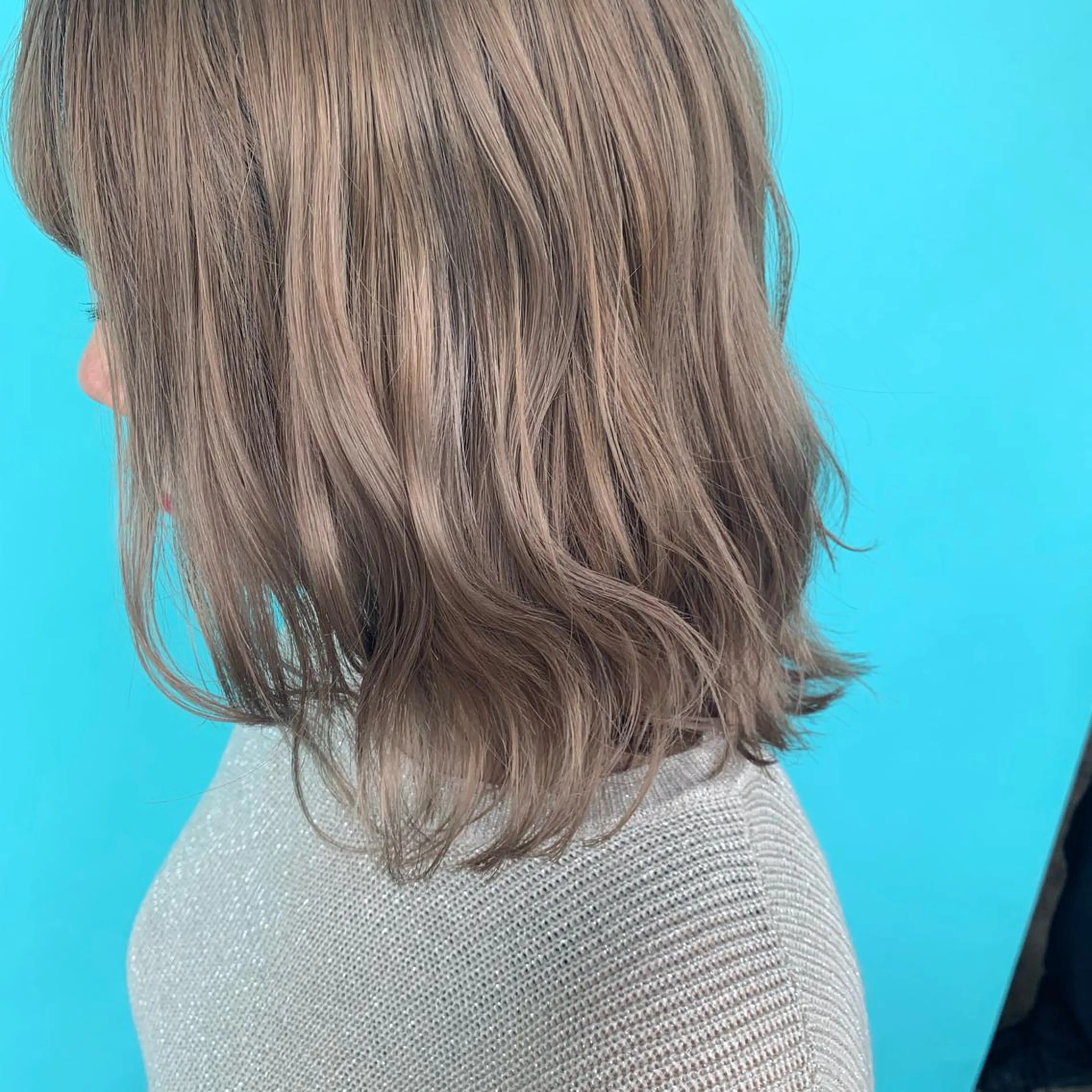 ミディアム etore 矢場町 南沙希のヘアスタイル