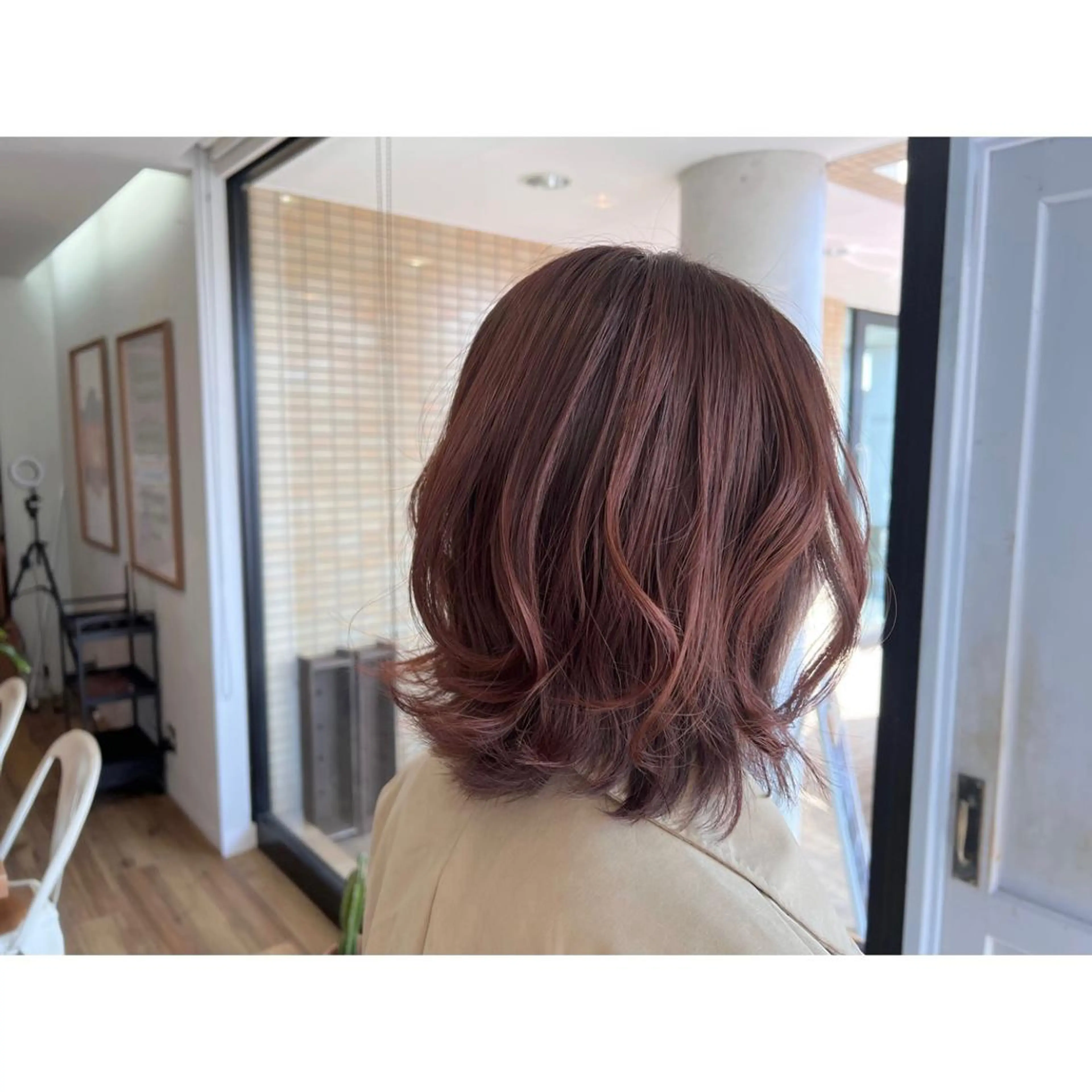 セミロング カラー オレンジ ピンクカラー ヘアカラー トリートメント ツキダテ ユイのヘアスタイル