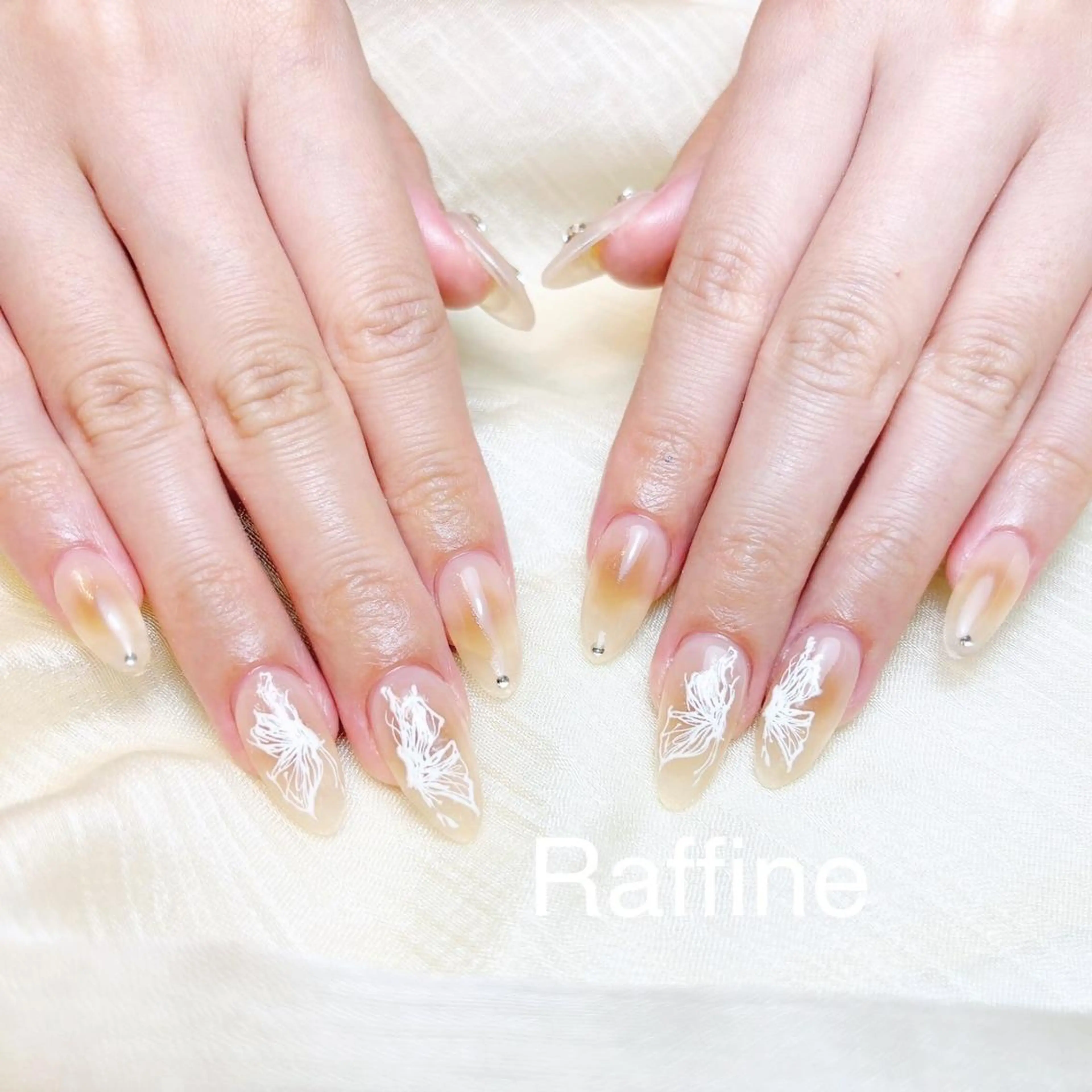ネイル RAFFINE haru🦋🩵のネイルデザイン