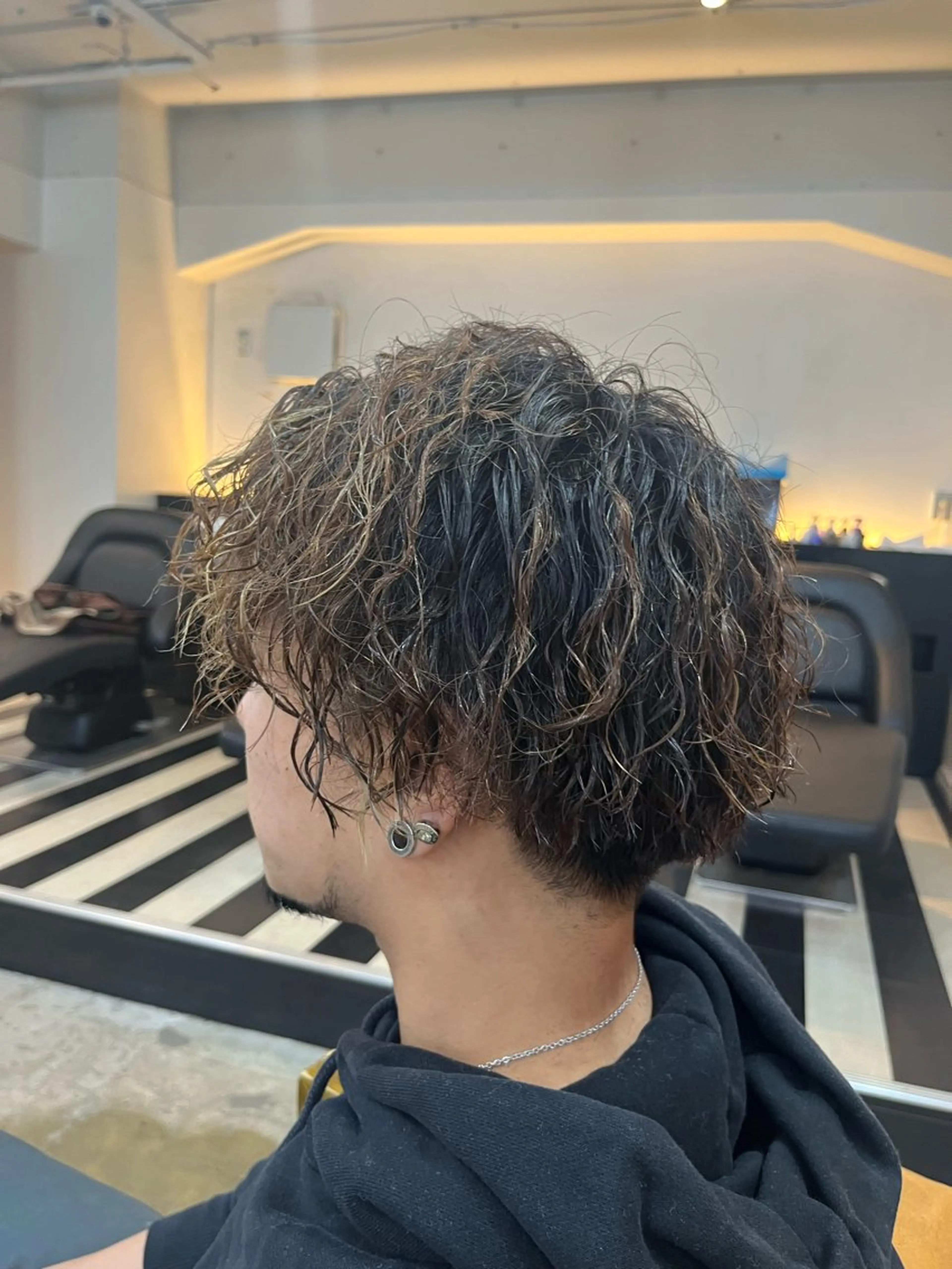 カラー パーマ メンズ メンズハイライト メンズパーマ スペインカール スパイキーショート メンズツイストパーマ カット パーマ 💇メンズパーマ💇 木村賢司のヘアスタイル