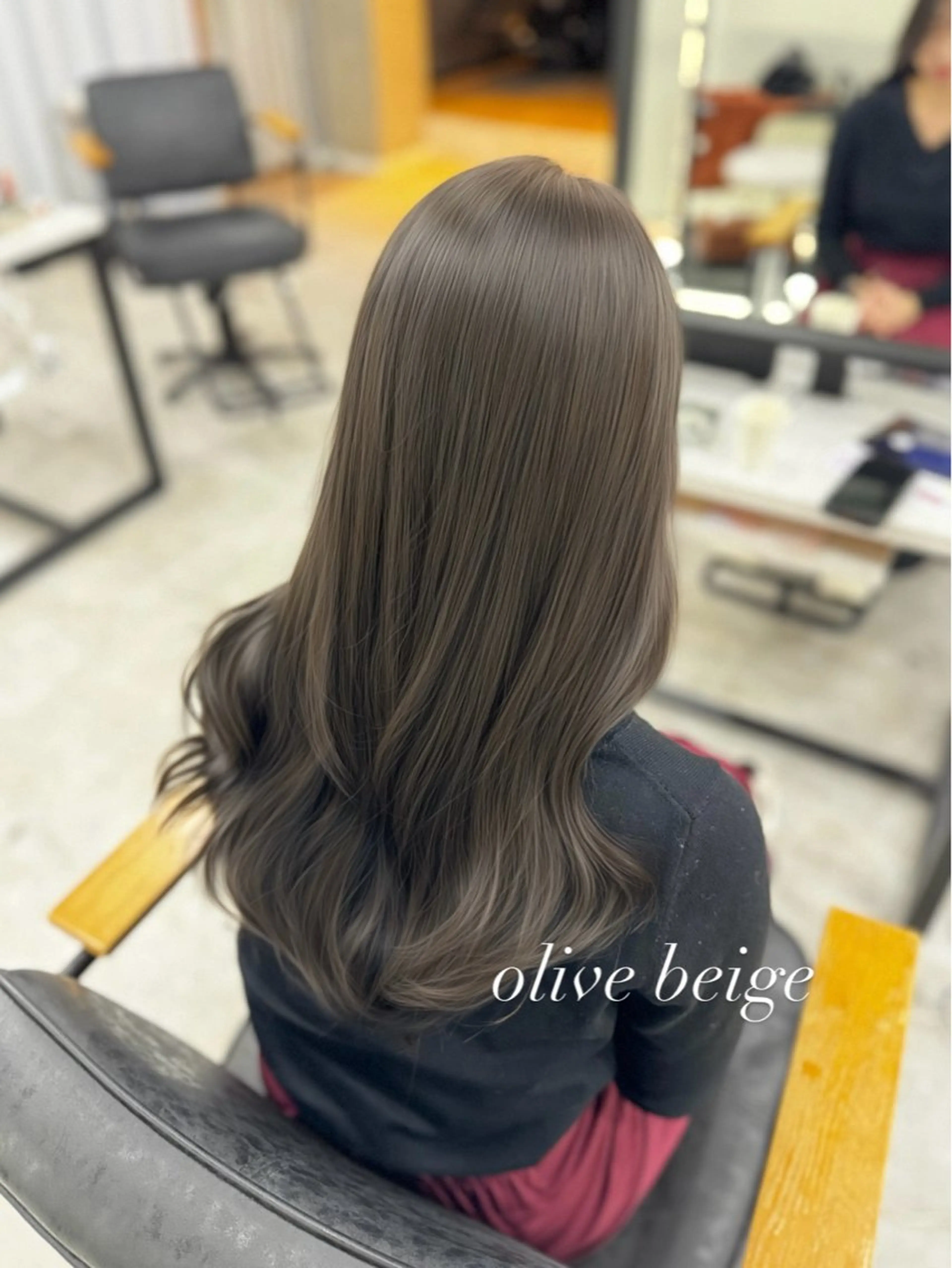 ロング カラー アッシュ アッシュブラウン ベージュカラー 黒髪 ブリーチ カット ヘアカラー トリートメント 赤み無し柔らかカラー 【梅田】madokaのヘアスタイル