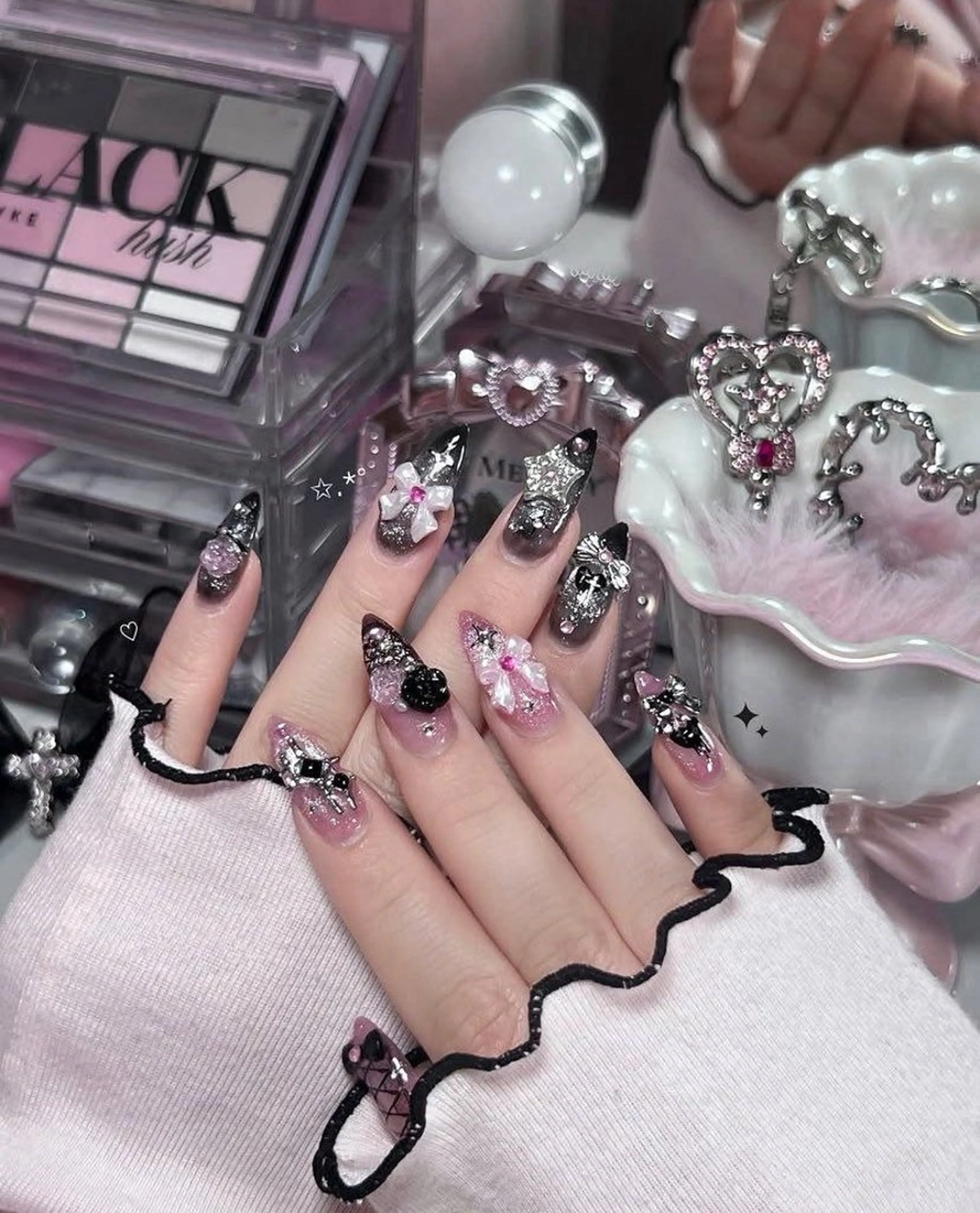 ネイル アートネイル オーロラネイル チークネイル フレンチネイル ガラスフレンチ ハンドネイル 🎀🎀YooLi Nail Salonのネイルデザイン
