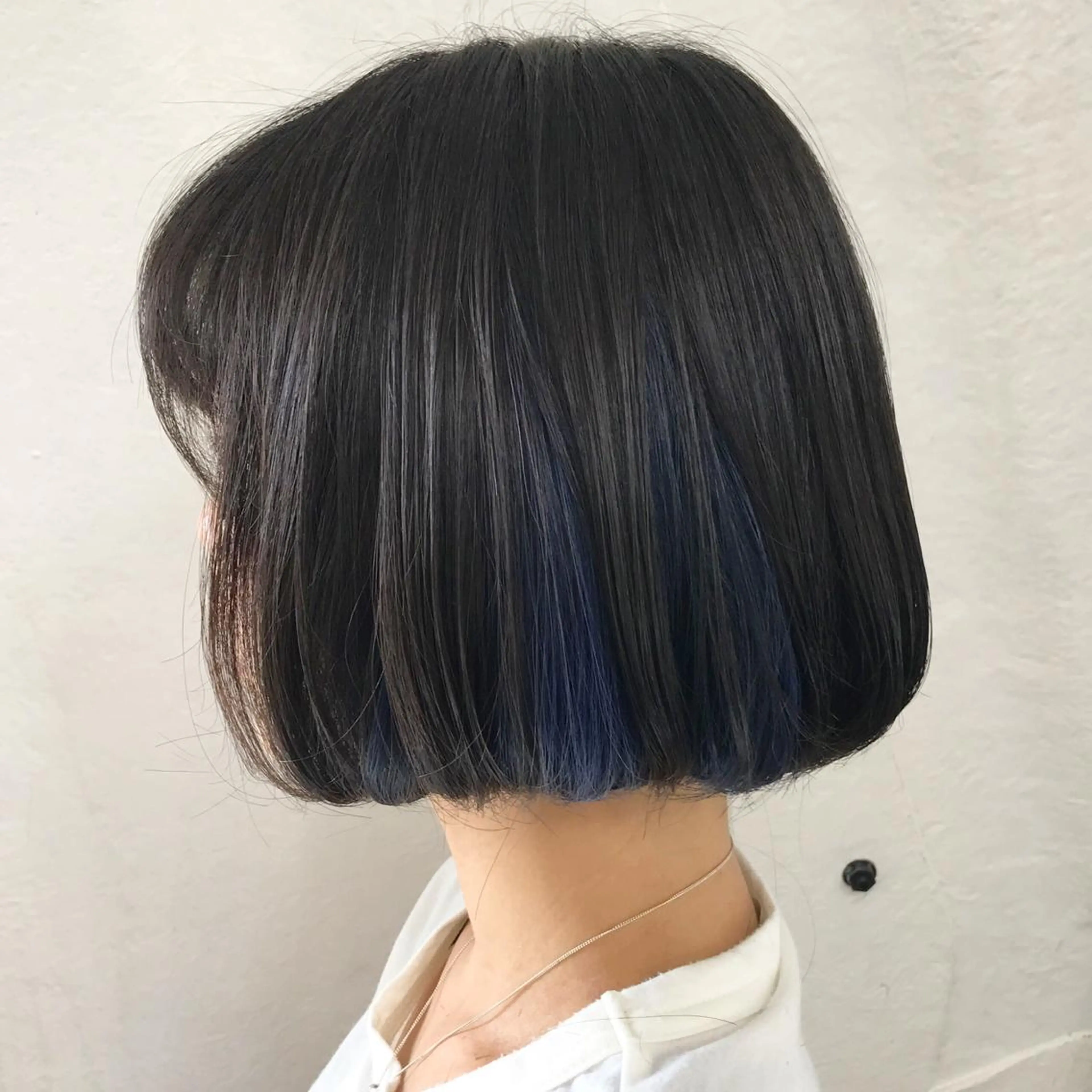 ショート カラー ブリーチ ブルーカラー ネイビーカラー タンバルモリ サロウィン所属・K-POP好き美容師 🇰🇷Kai.Yのヘアスタイル