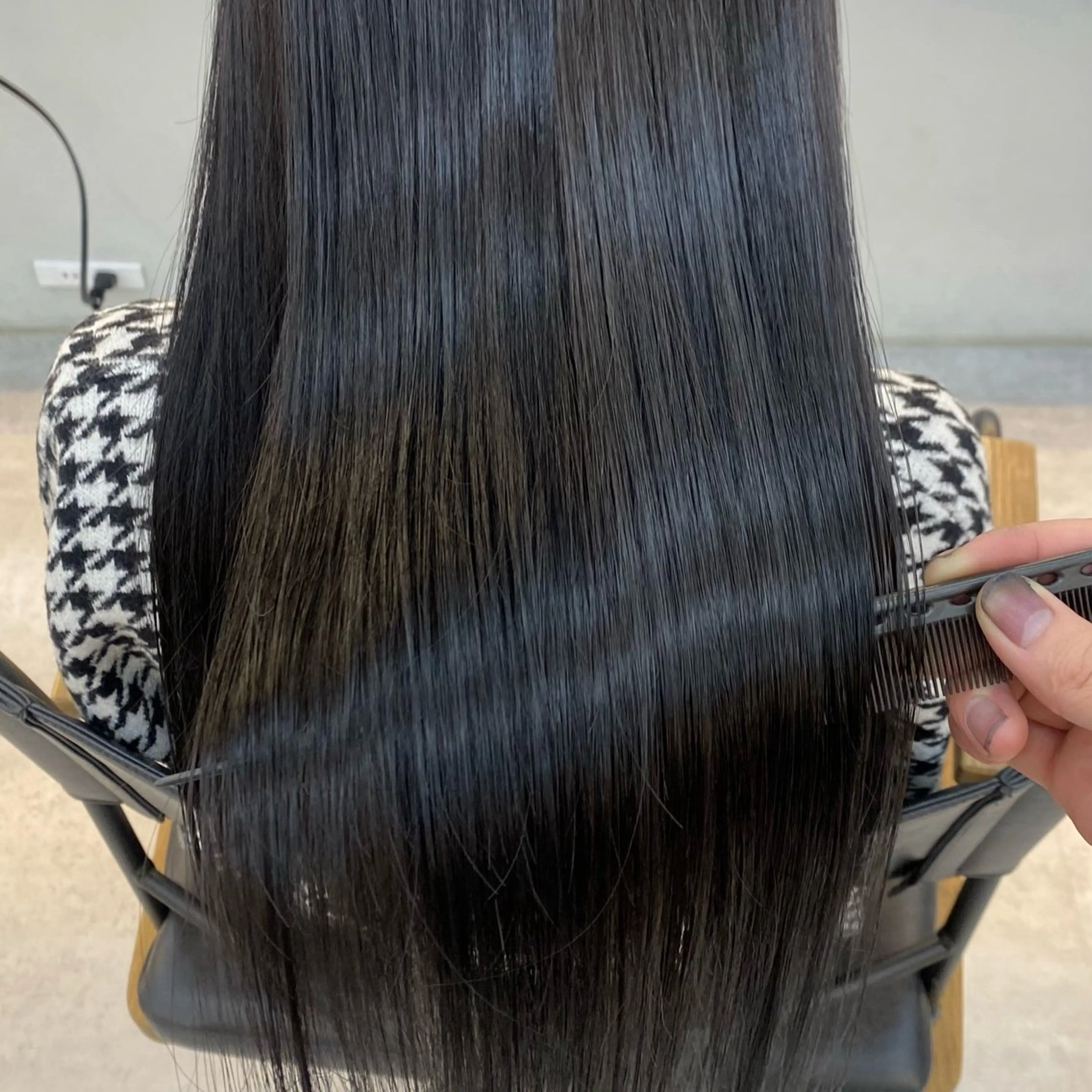 カラー 黒髪 ブルーカラー ブルーブラック wuvhair所属・wuvhair/ あかりのヘアスタイル