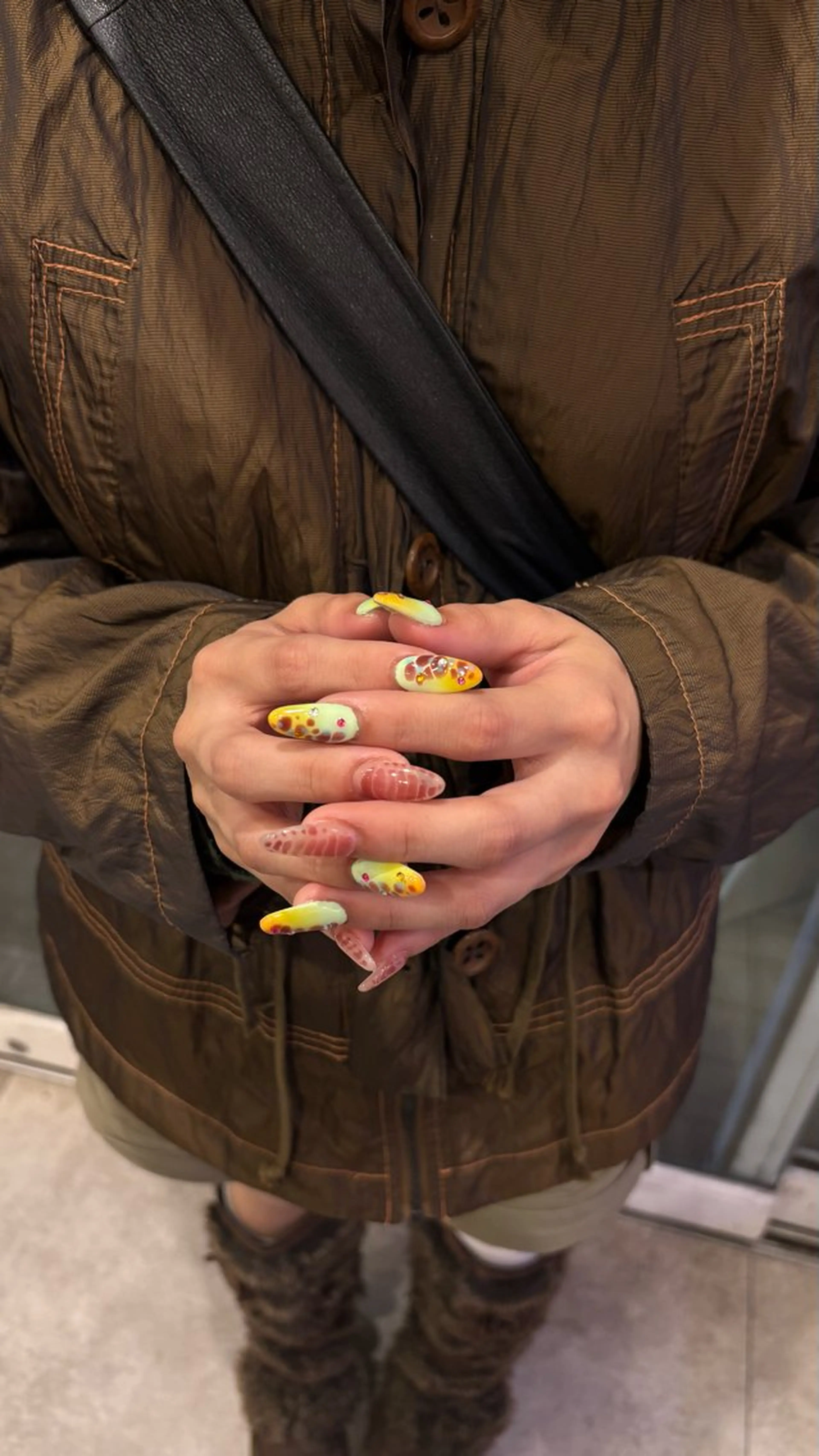 ネイル しおん⭐︎立川 sofaネイリストのネイルデザイン