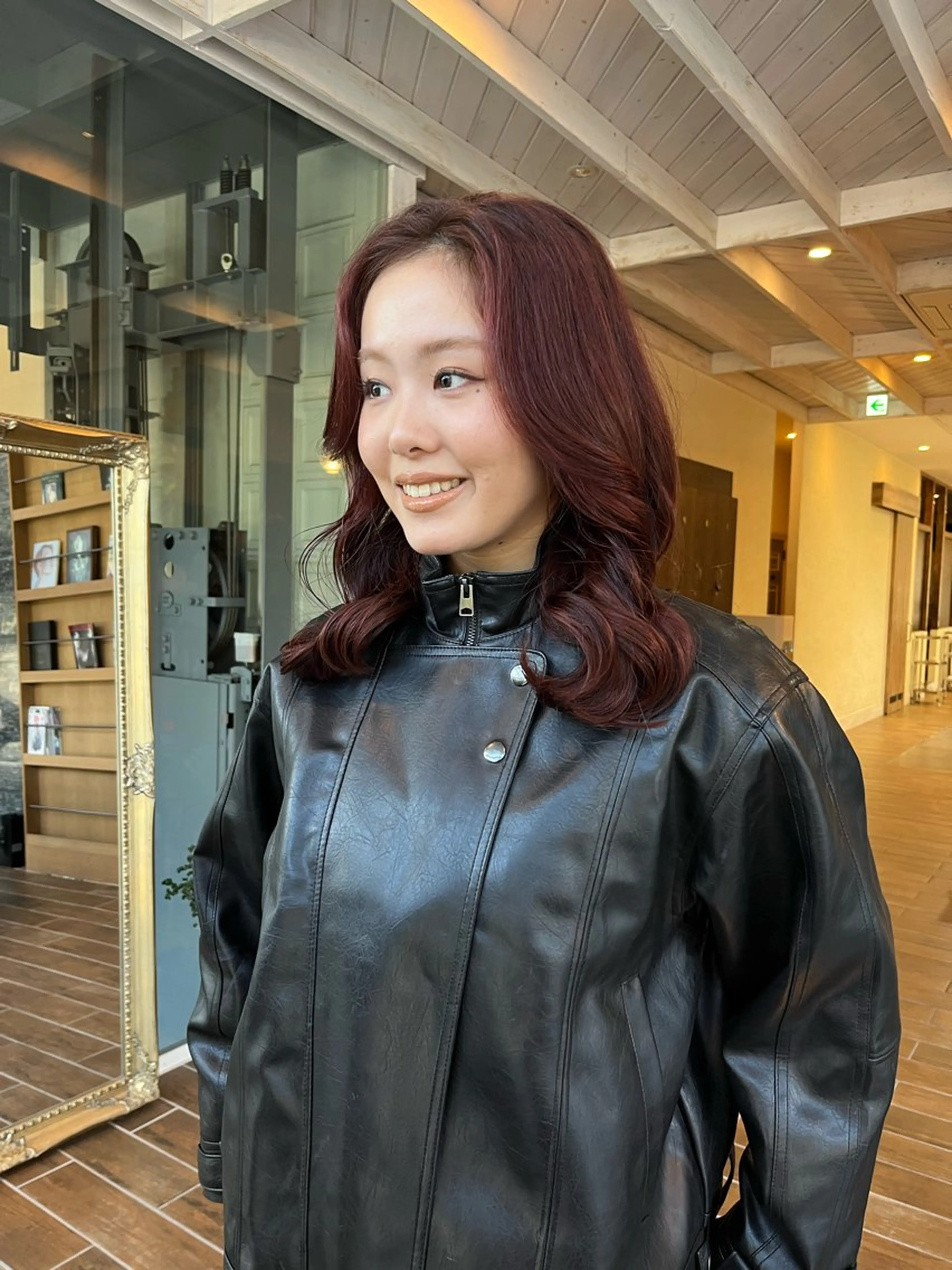 セミロング ヘアカラー そね こまちのヘアスタイル