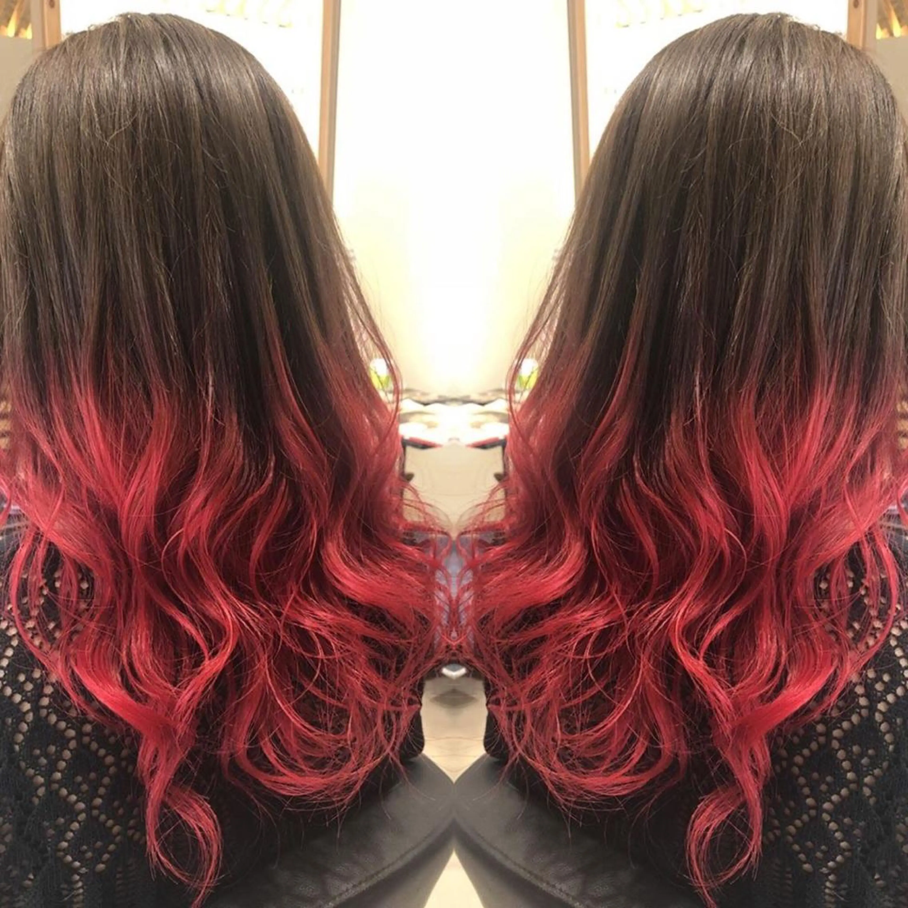 セミロング カラー グラデーションカラー レッドカラー ヘアカラー 大久保 隆蔵のヘアスタイル