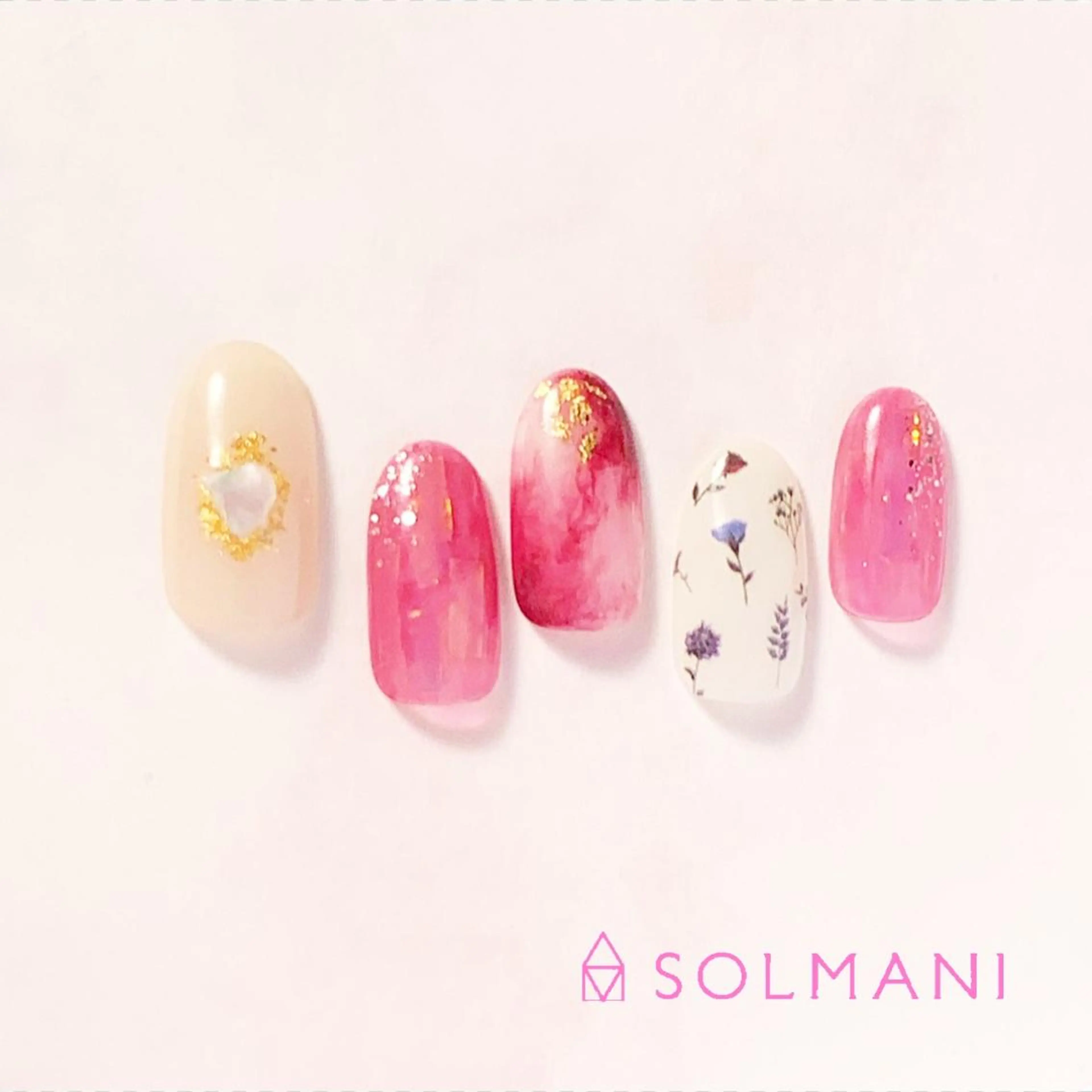 ネイル ニュアンスネイル SOLMANI 予約担当のネイルデザイン