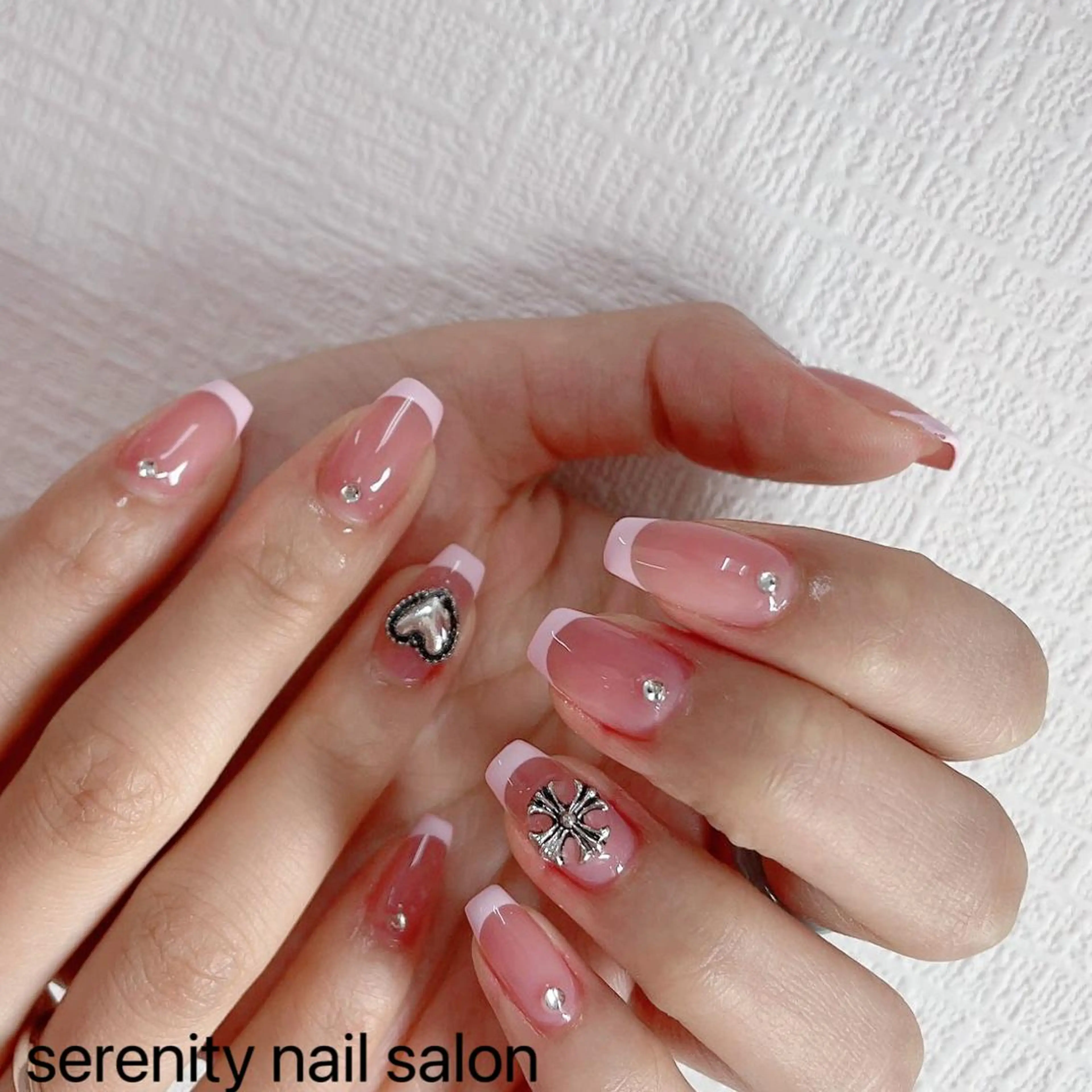 ネイル ハンドネイル ハンドケア ✨Serenity Nail salonのネイルデザイン